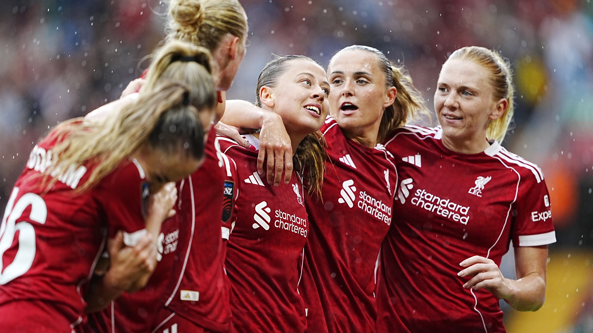To svensker i startoppstillingen