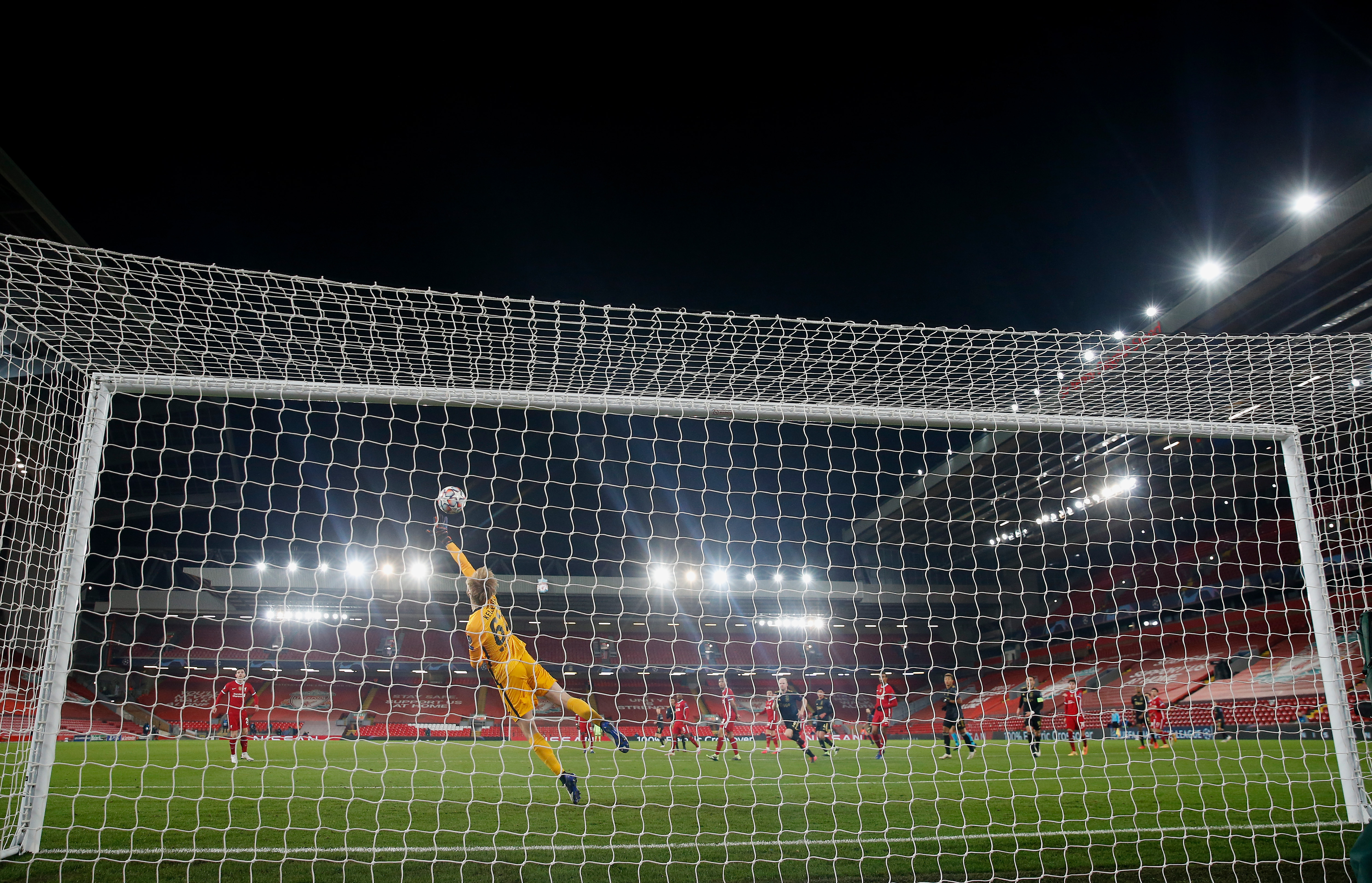 STENGT: Kelleher holdt buret rent mot den nederlandske stormakten Ajax.