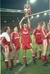 Ian Rush løfter pokalen etter Liverpools siste ligatrofé, i 1990.