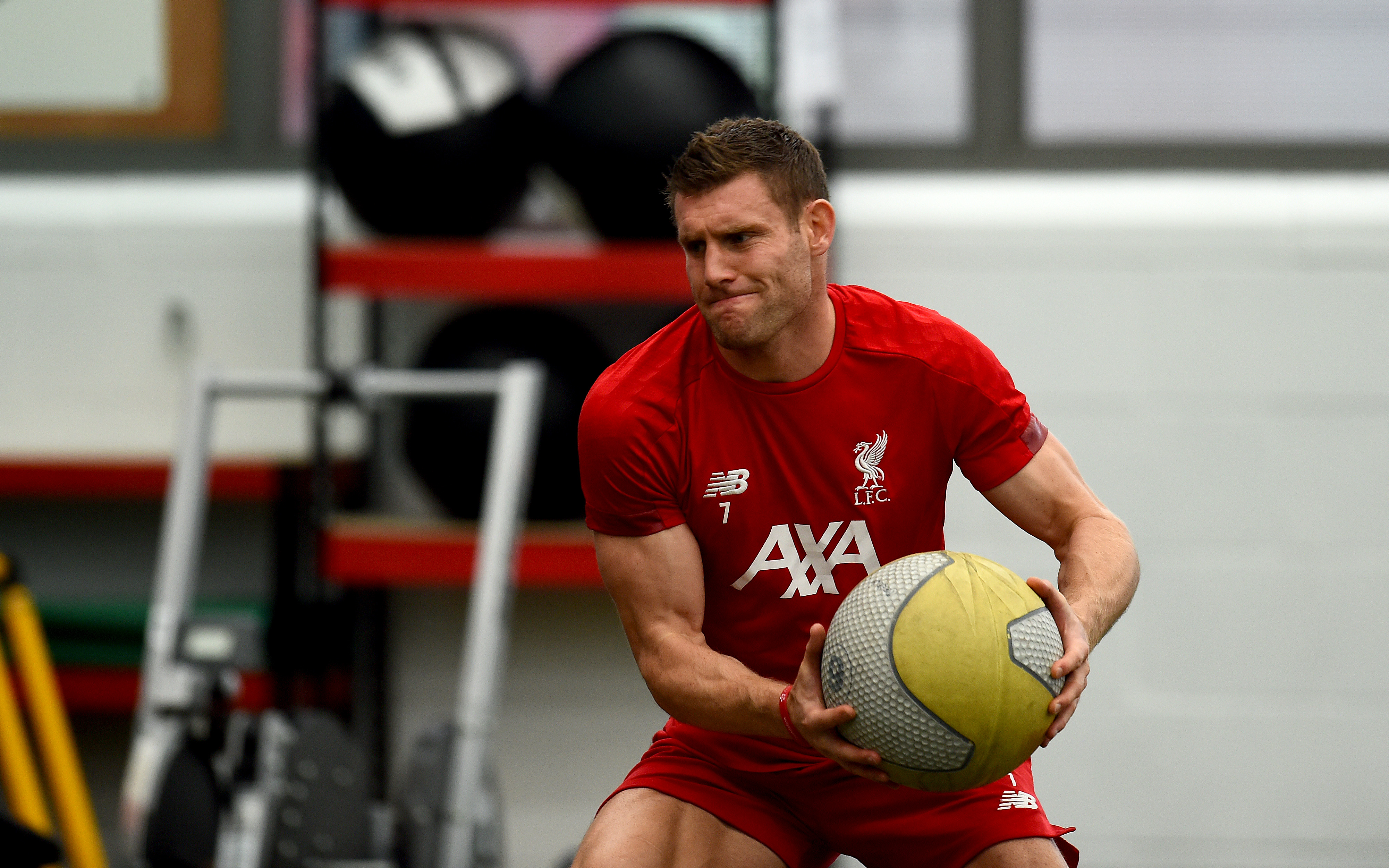 LENGE SIDEN SISTE KAMP: Koronatilværelsen begynner å bli kjedelig - selv for James Milner.