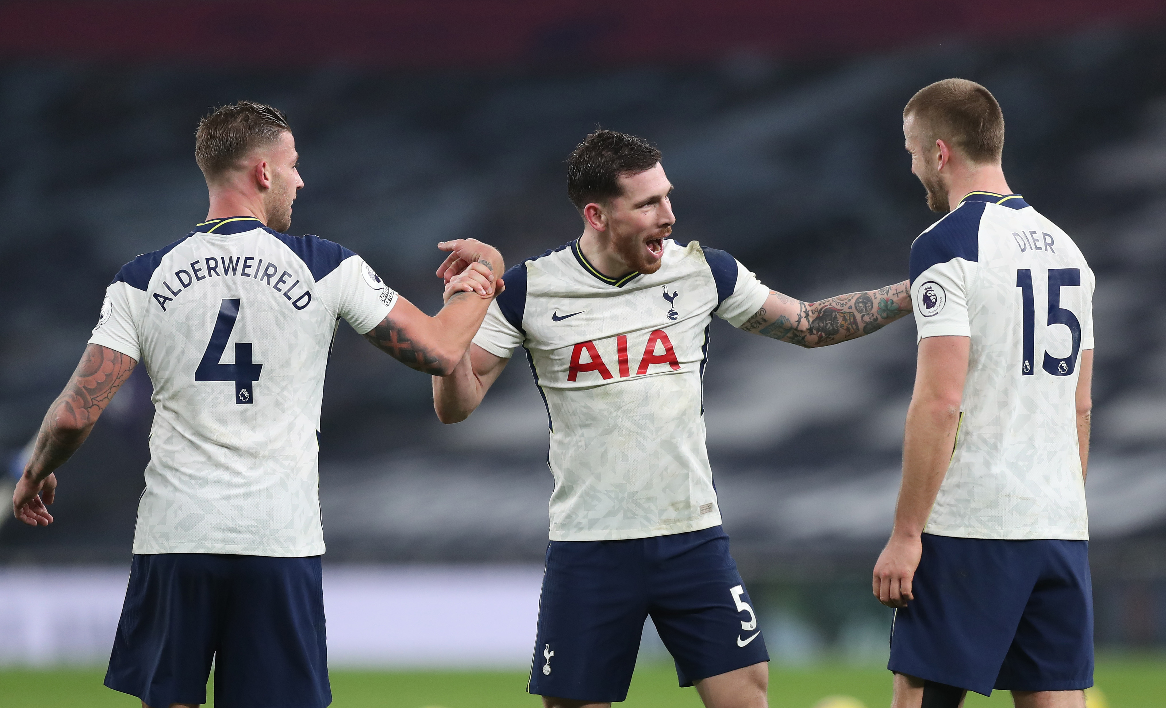 KAN TETTE IGJEN: Toby Alderweireld, Pierre-Emile Højbjerg og Eric Dier danner en forsvarsmur det er vrient å trenge gjennom.