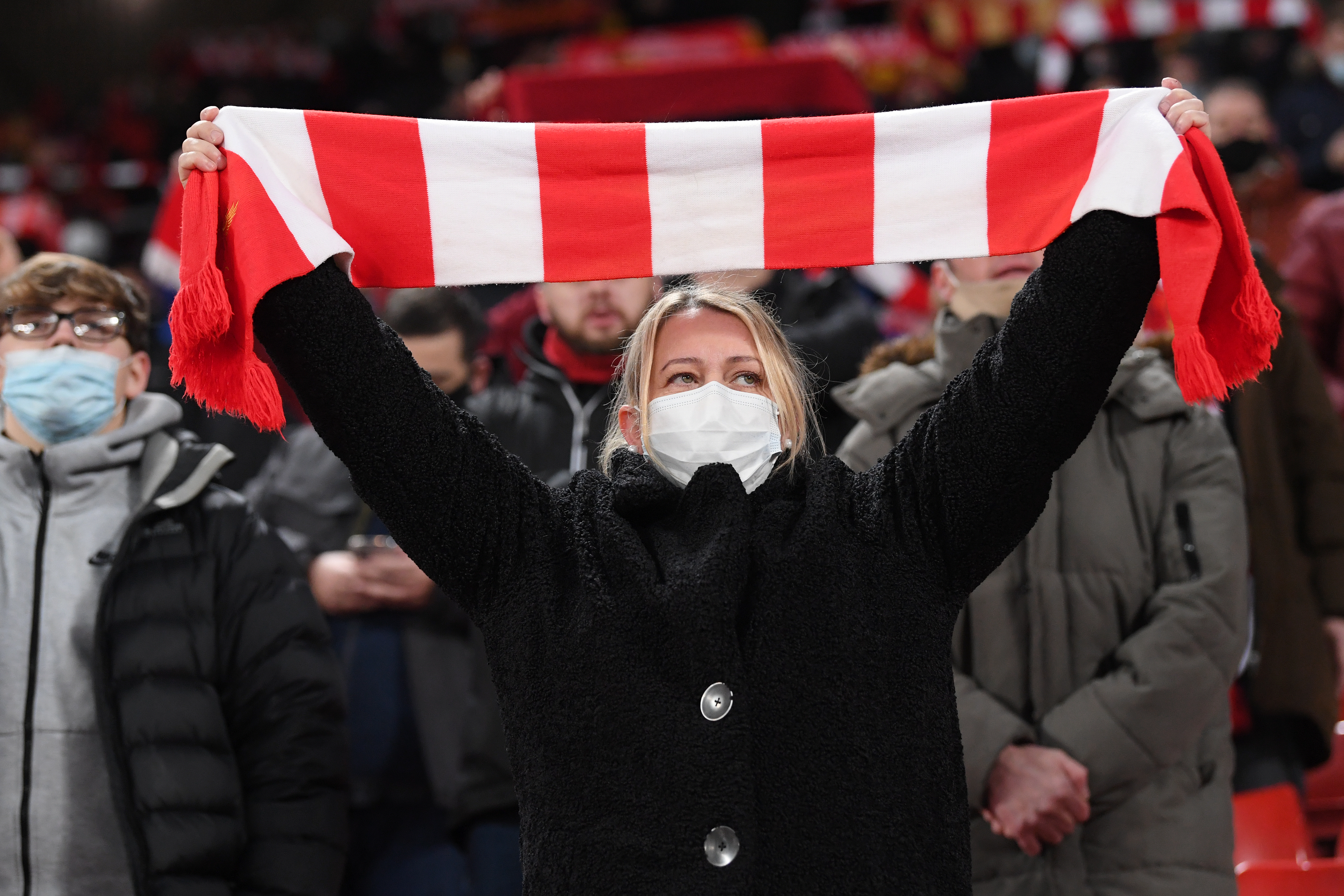 SUPPORTERE PÅ TRIBUNEN: Da Liverpool var i Tier 2 fikk 2000 supportere komme inn på tribunen, sånn som her, mot West Bromwich Albion.
