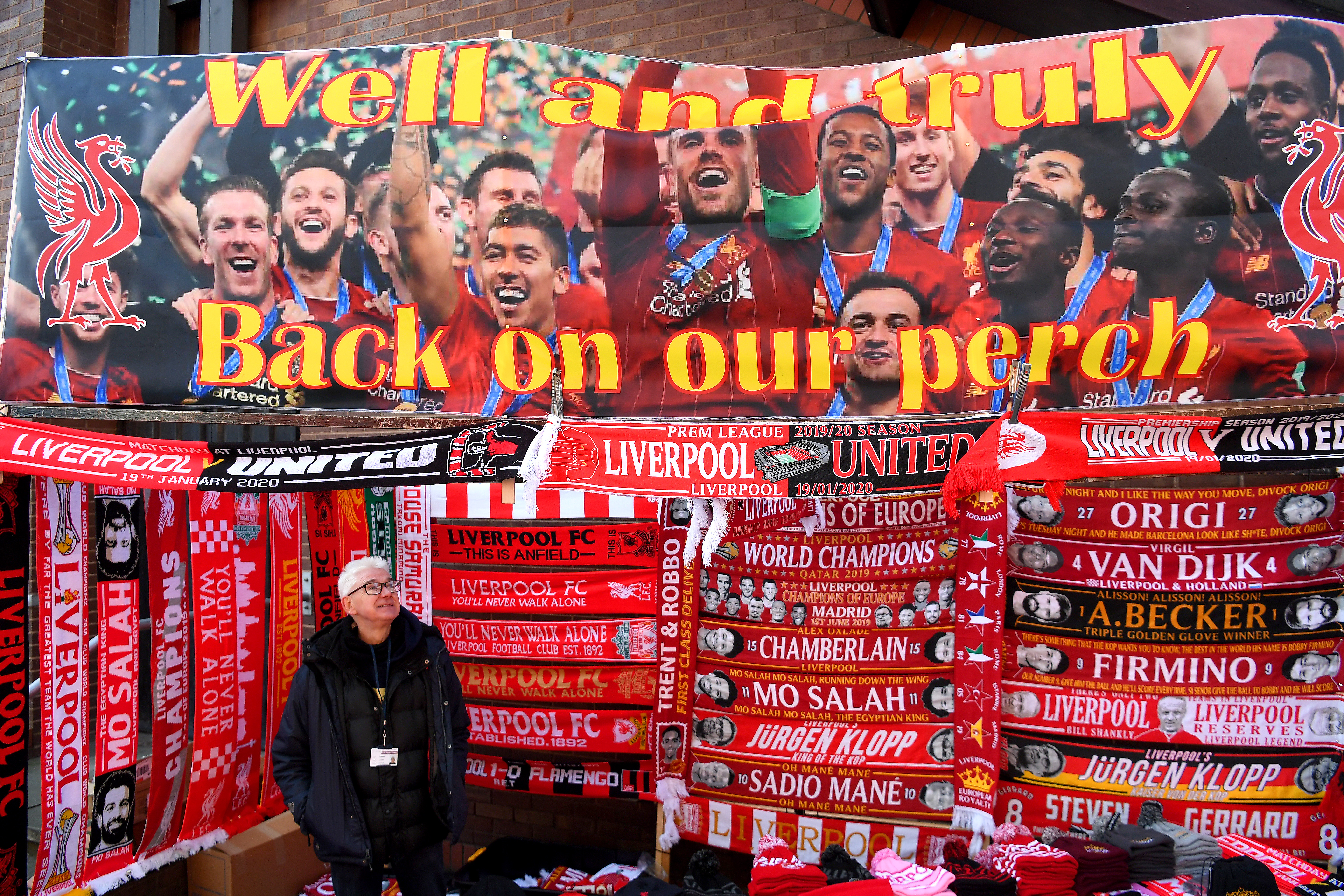 MYE Å VELGE I: Hvorfor velge et skjerf med Manchester United skrevet på når det finnes så mange andre alternativer?