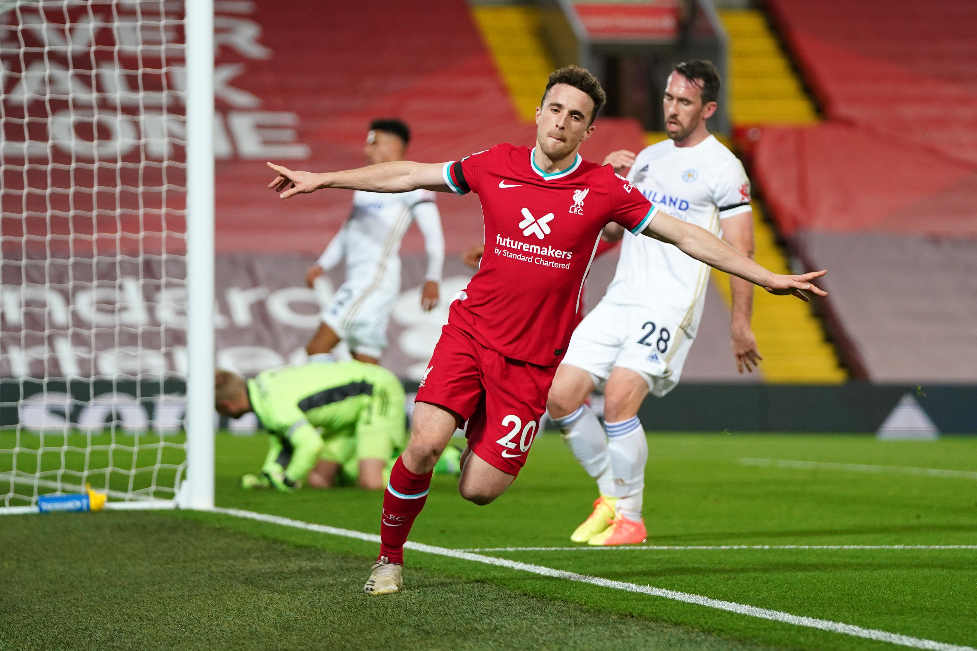 I FYR OG FLAMME: Diogo Jota gjorde sitt fjerde mål på fire ligkamper hjemme på Anfield.