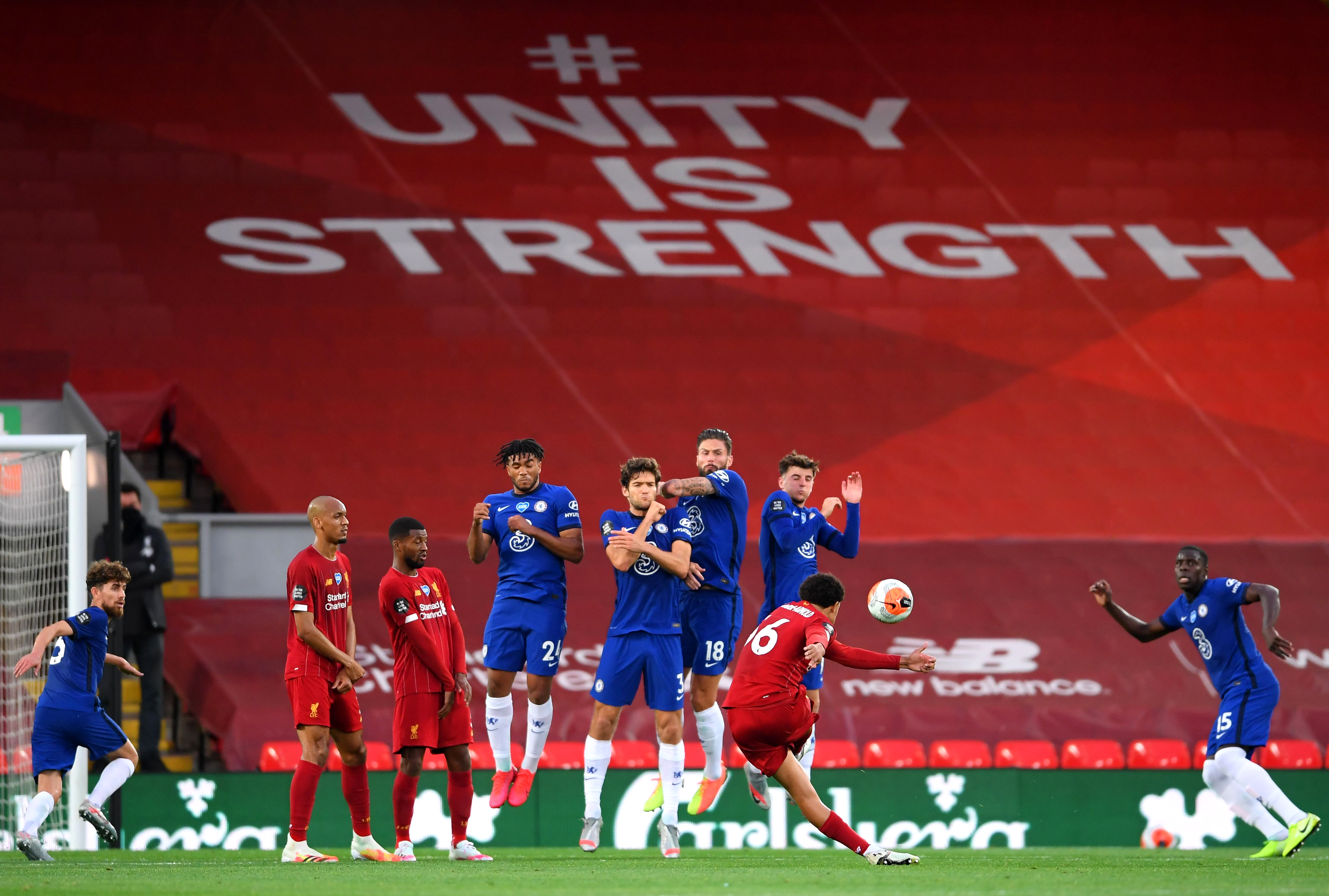DRØMMETREFF: Trent Alexander-Arnold banket inn et frispark mot Chelsea i sommer.