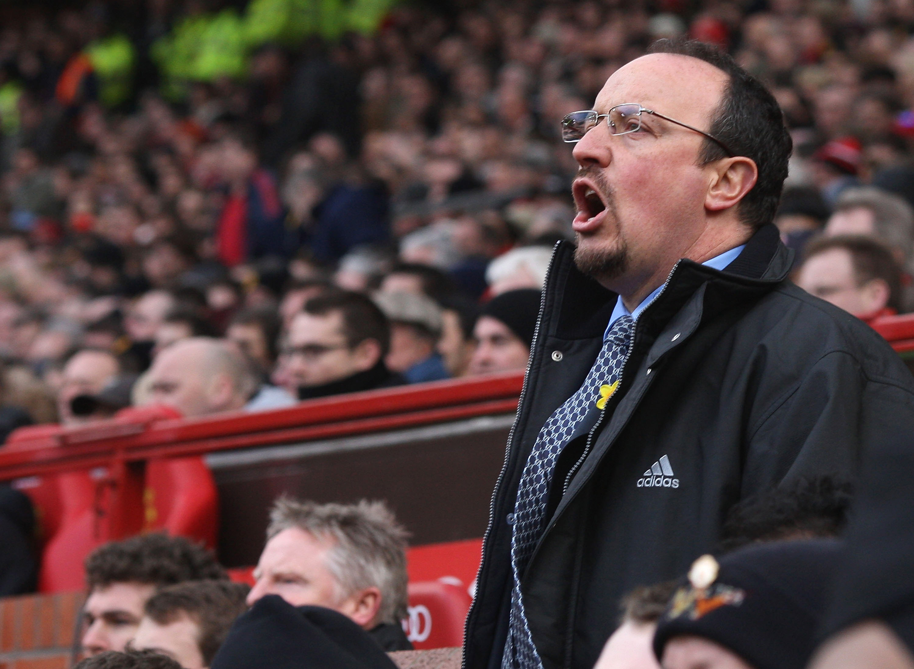 HETSET: Hjemmesupporterne var ikke redde for å gjøre narr av Benitez, men Benitez og hans spillere svarte på banen.