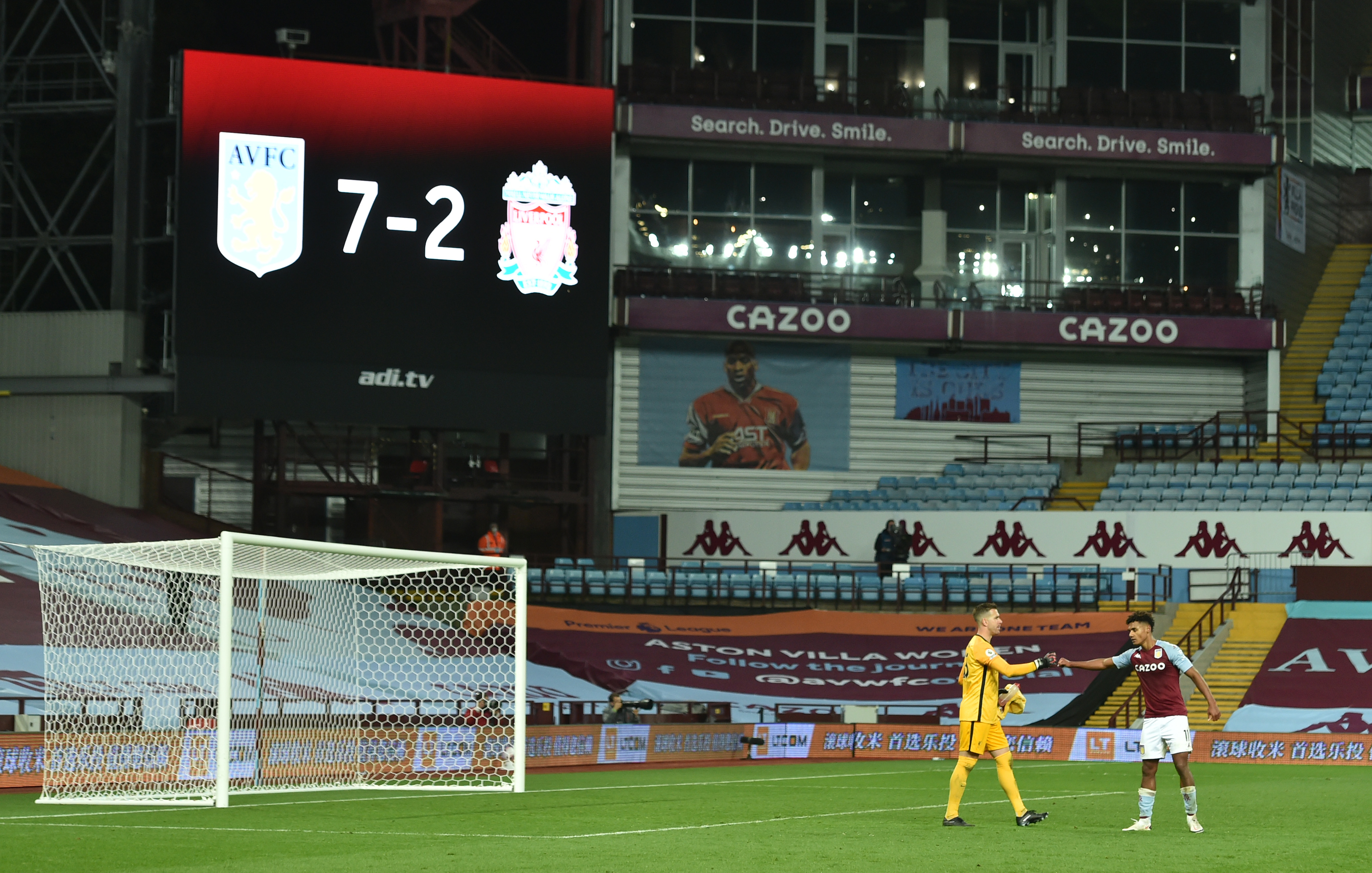 SJOKKTAP: Det ble en forferdelig aften for Adrian og Liverpool på Villa Park.