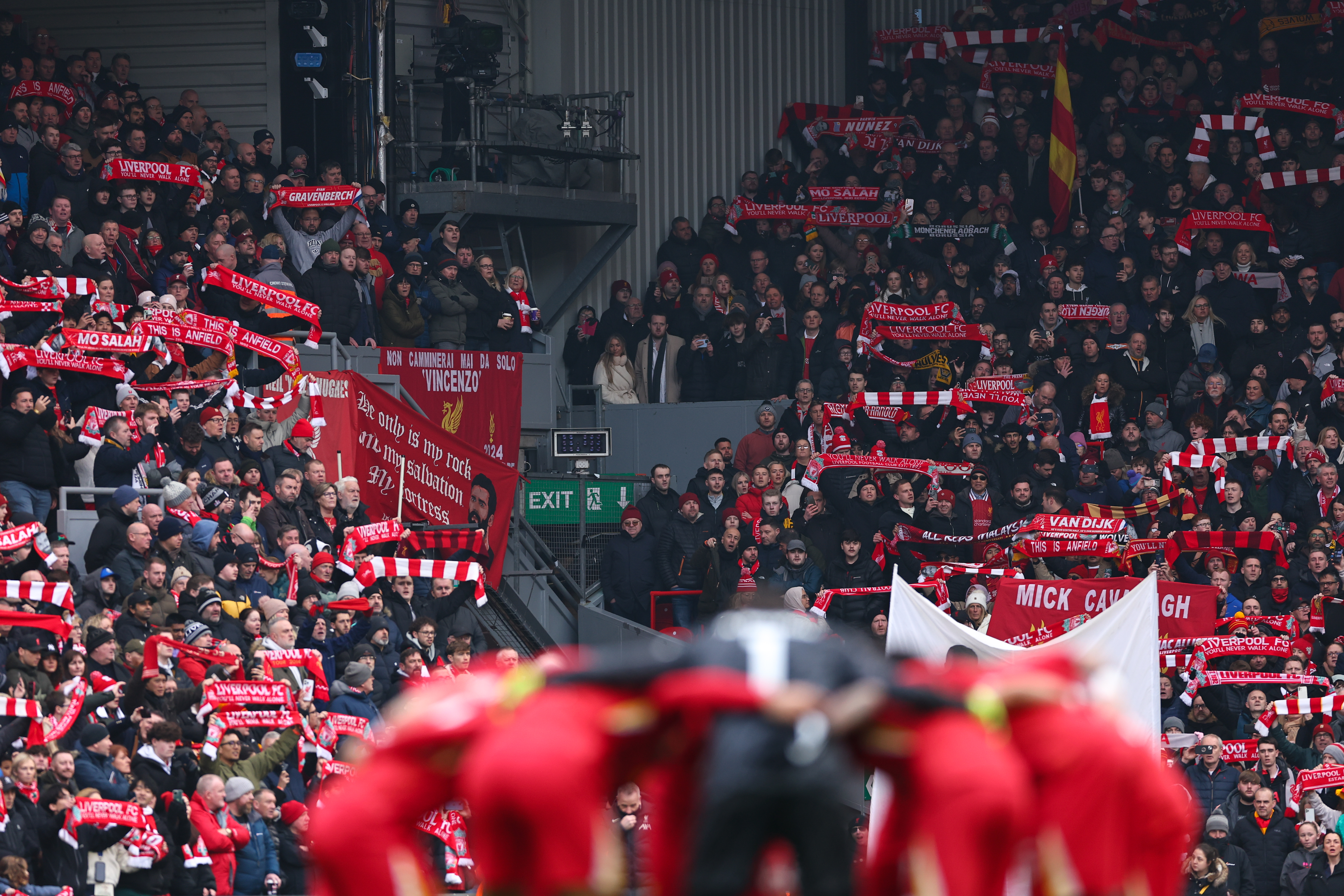NERVØSE: Supporterne på Anfield virket veldig nervøse i andreomgang.
