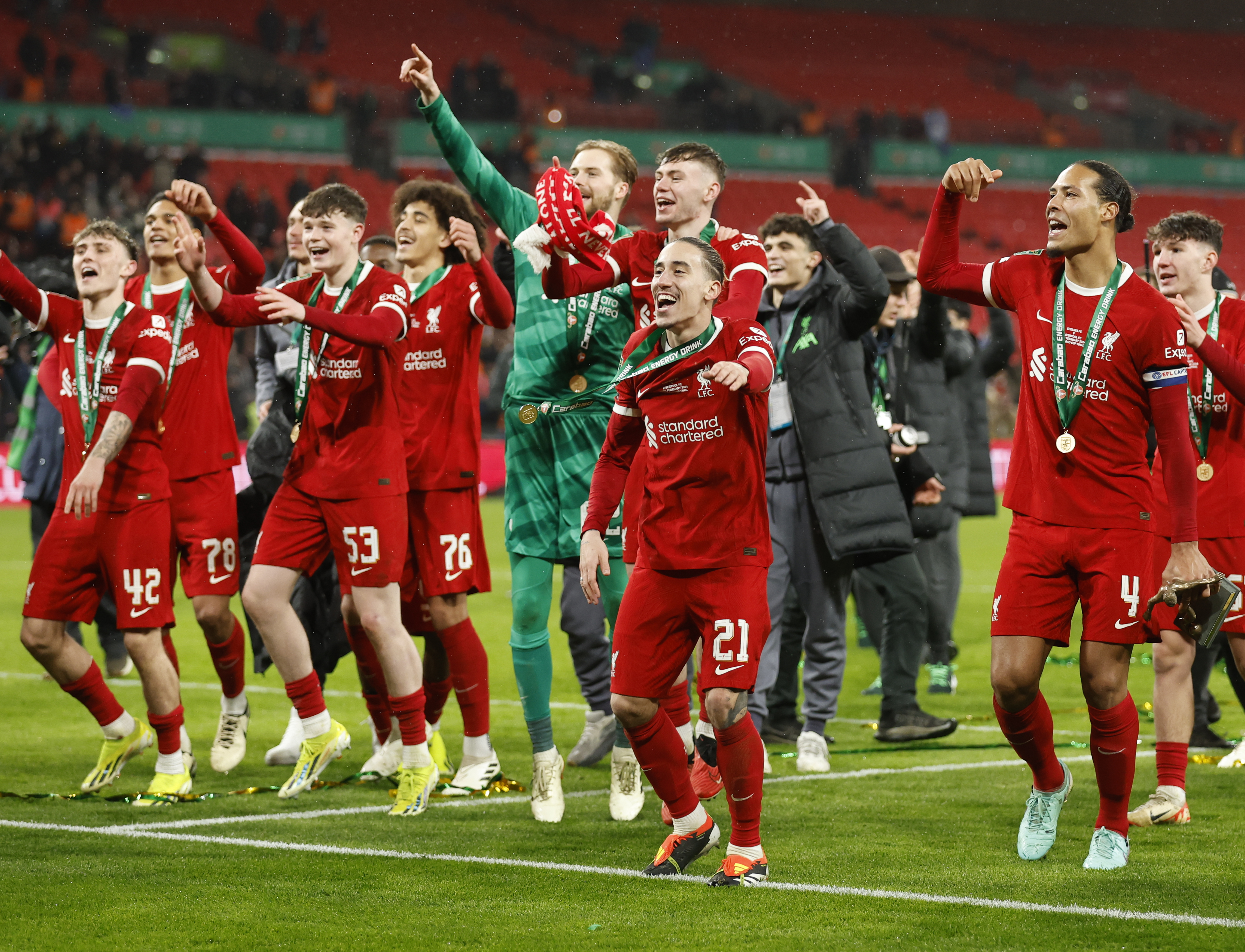 SUKSESS: Clark var en del av troppen som vant ligacupen i 2023/24-sesongen.