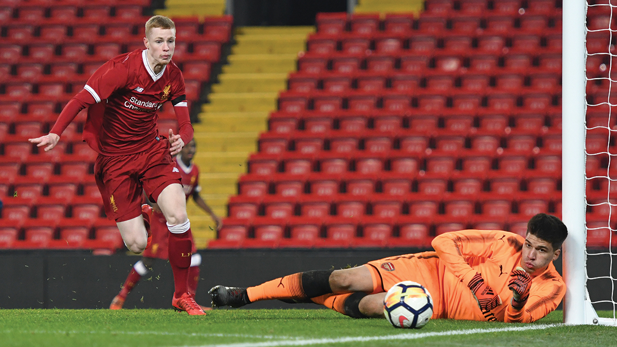 Tidligere U18-spiss Glen McAuley mener han fikk mye kjeft av Steven Gerrard.