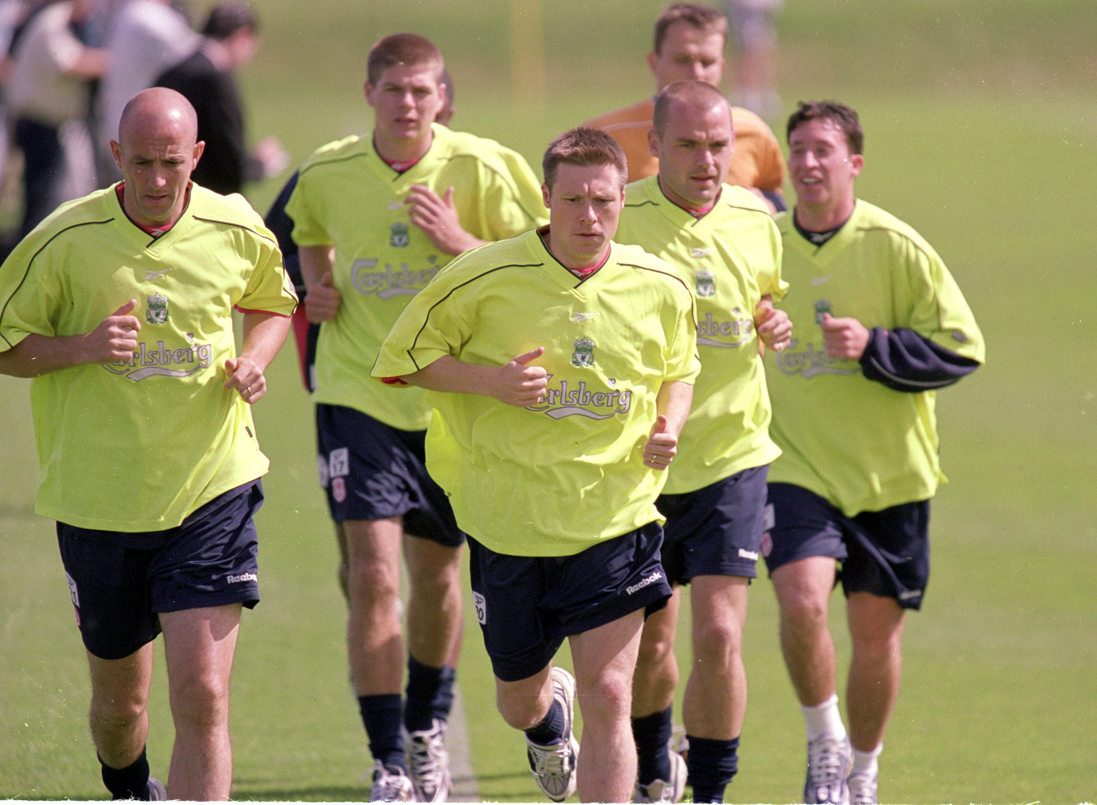 Gary McAllister, Steven Gerrard, Nick Barmby, Danny Murphy og Robbie Fowler på treningsfeltet.