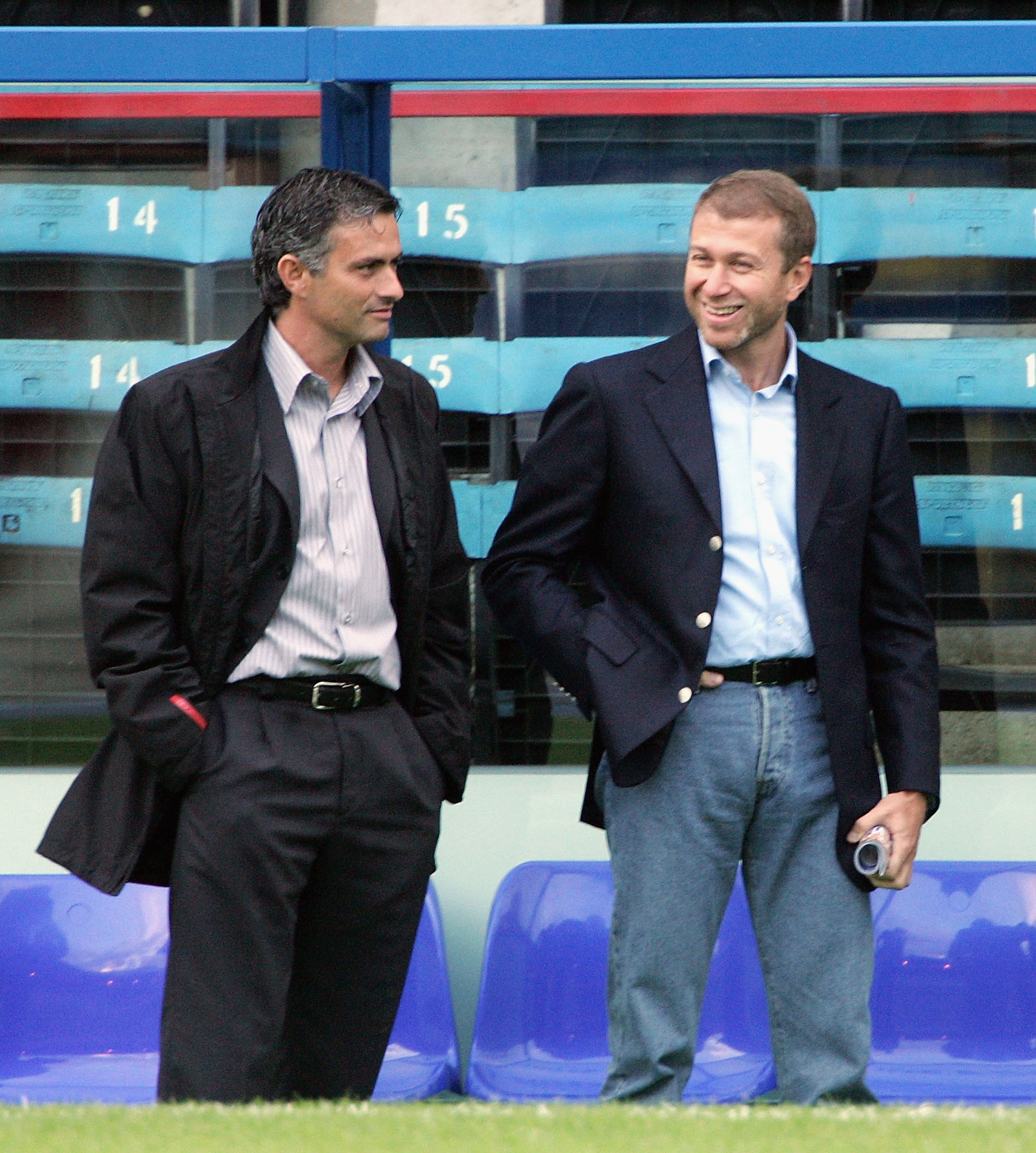 Jose Mourinho og Abramovich har sammen bragt mange pokaler til Chelsea.