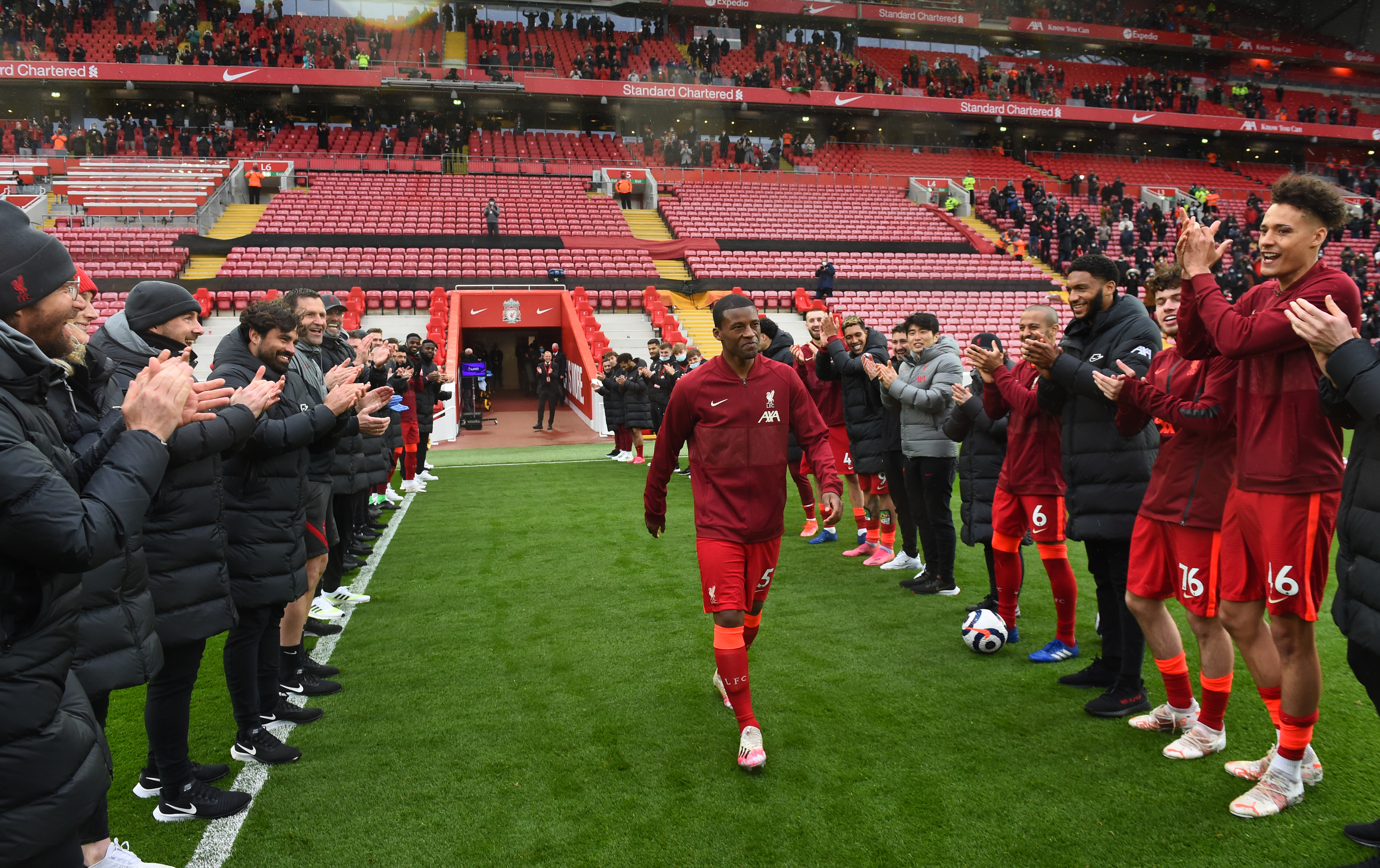 DETTE HÅPET JEG Å SLIPPE: Avskjedsseansen på Anfield etter Palace-kampen var flott, men akk så trist.