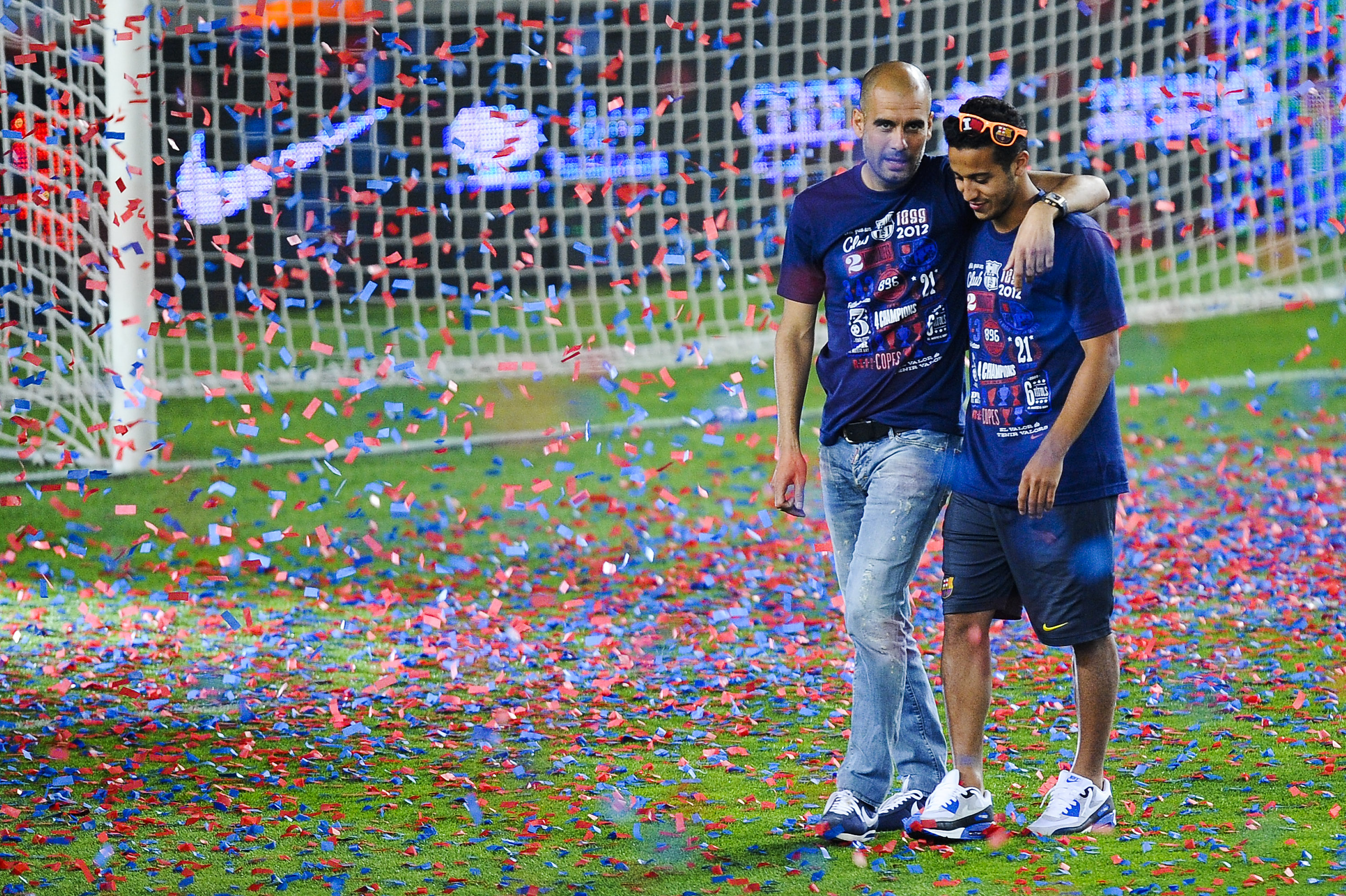COPA DEL REY: Pep Guardiola og Thiago Alcantara under feiringen av Barcelonas Copa del Rey-seier i 2012.