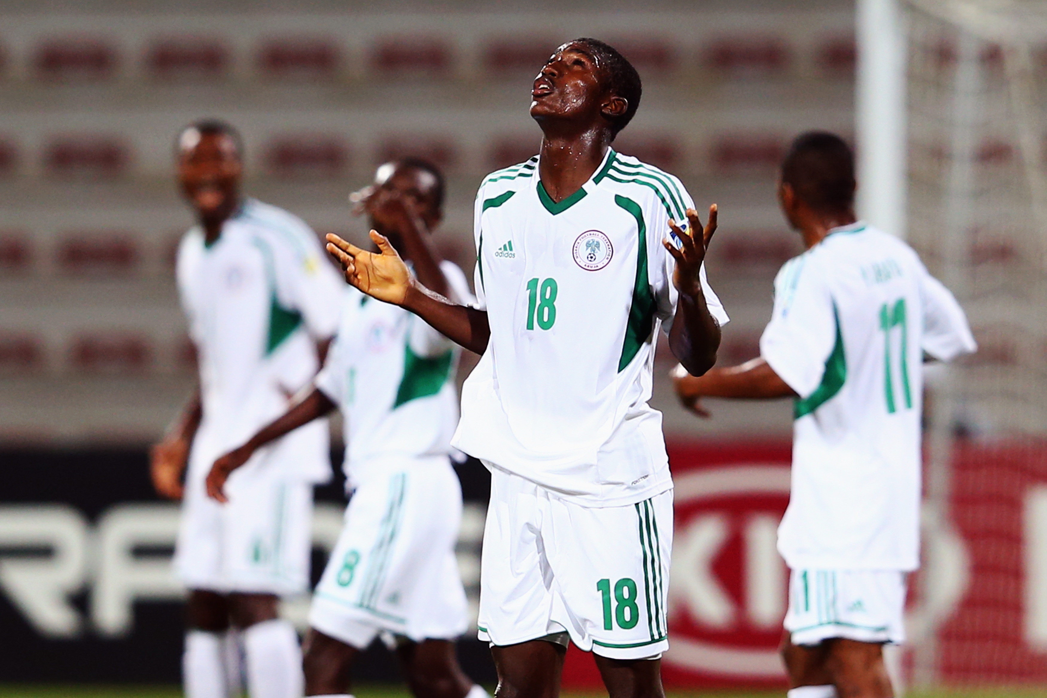 VM-SUKSESS: Taiwo Awoniyi og lagkameratene på Nigeria feirer seier over Sverige i semifinalen i U17-VM i 2013.