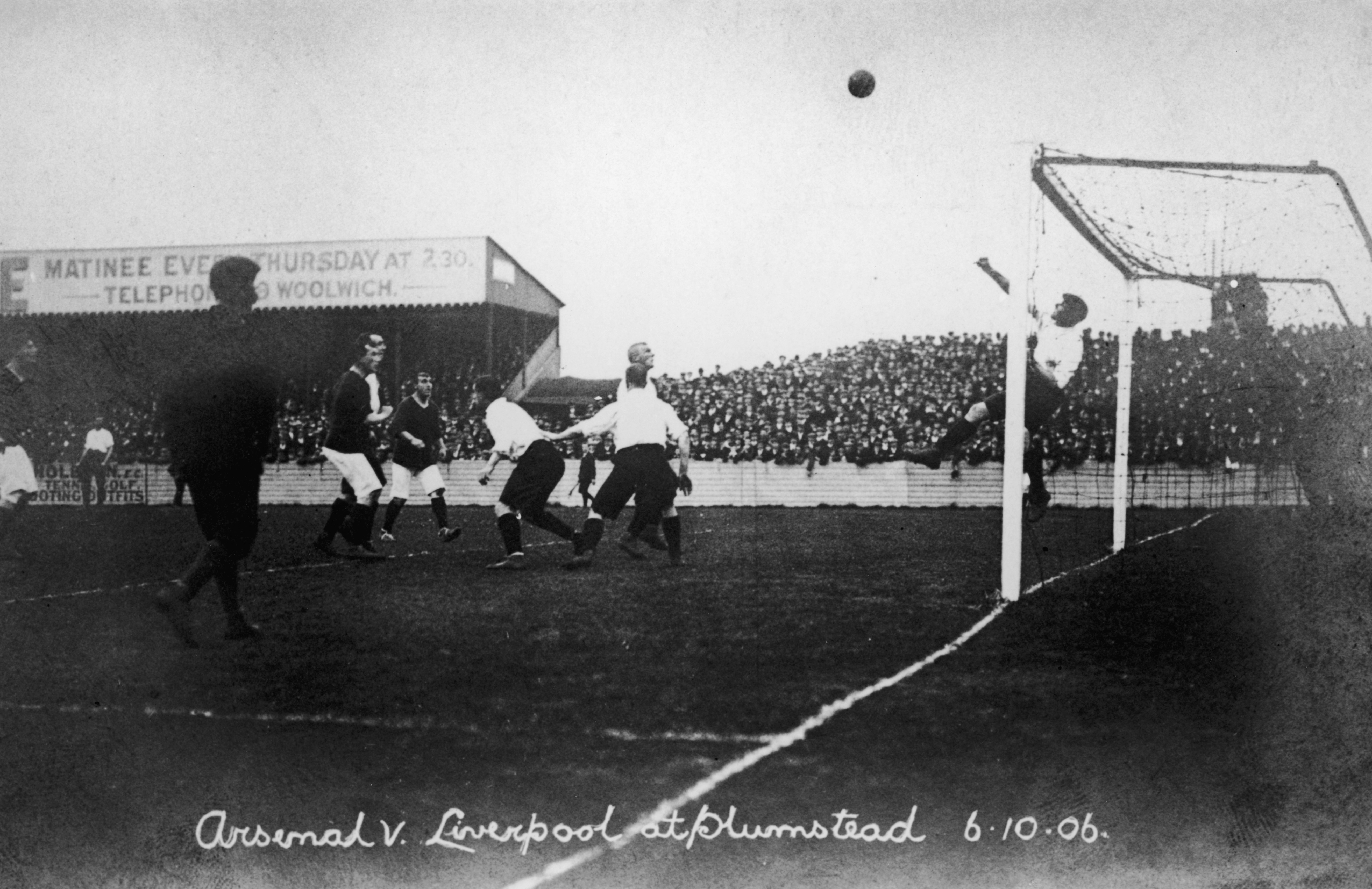 Arsenal mot Liverpool på Manor Ground i Plumstead 6. oktober 2006 i sesongen etter ligatittelen.