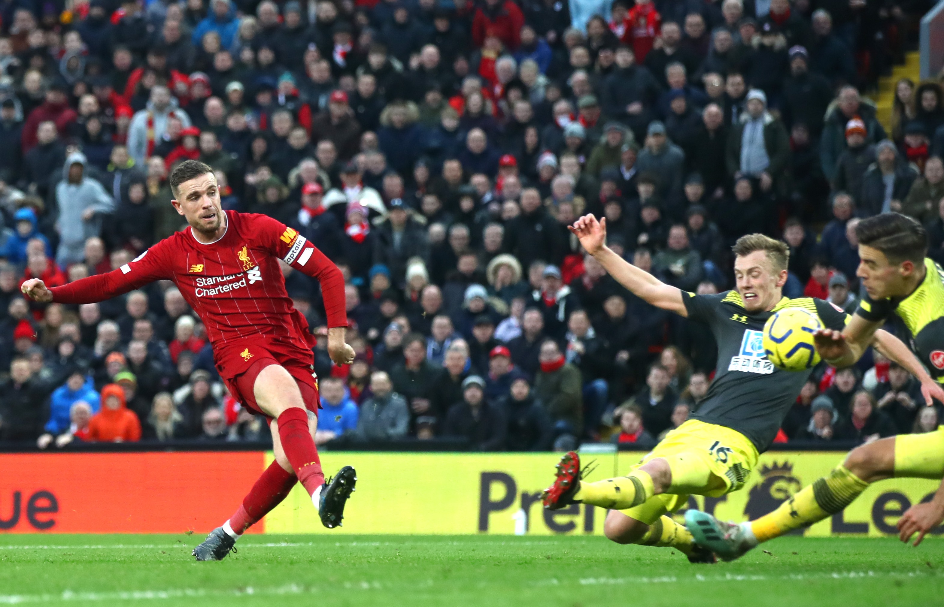 JORDAN HENDERSON: Kapteinen er blitt en publikumsfavoritt på Anfield.