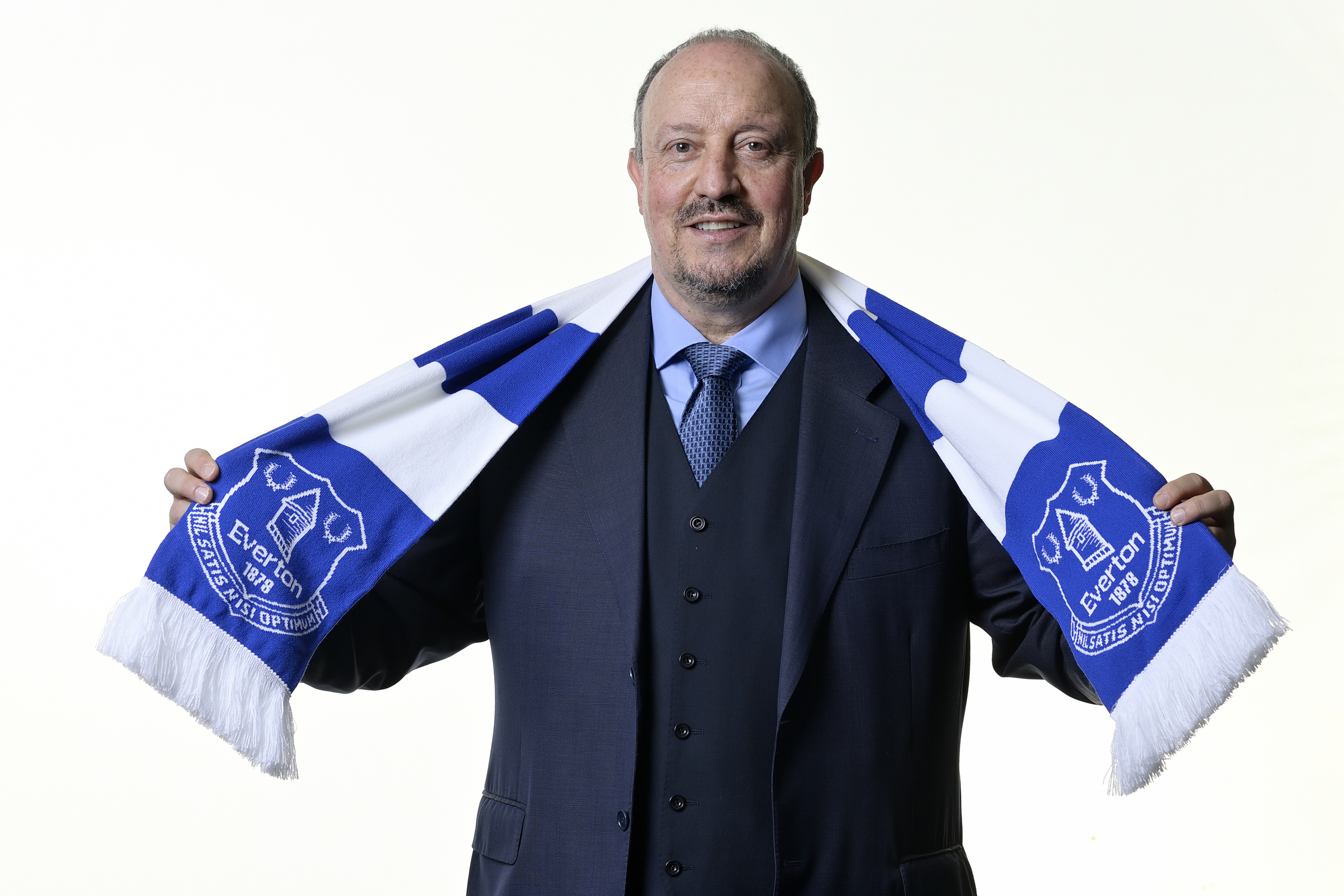 SER IKKJE BRA UT: Rafa Benítez er vist fram som Evertons nye manager.