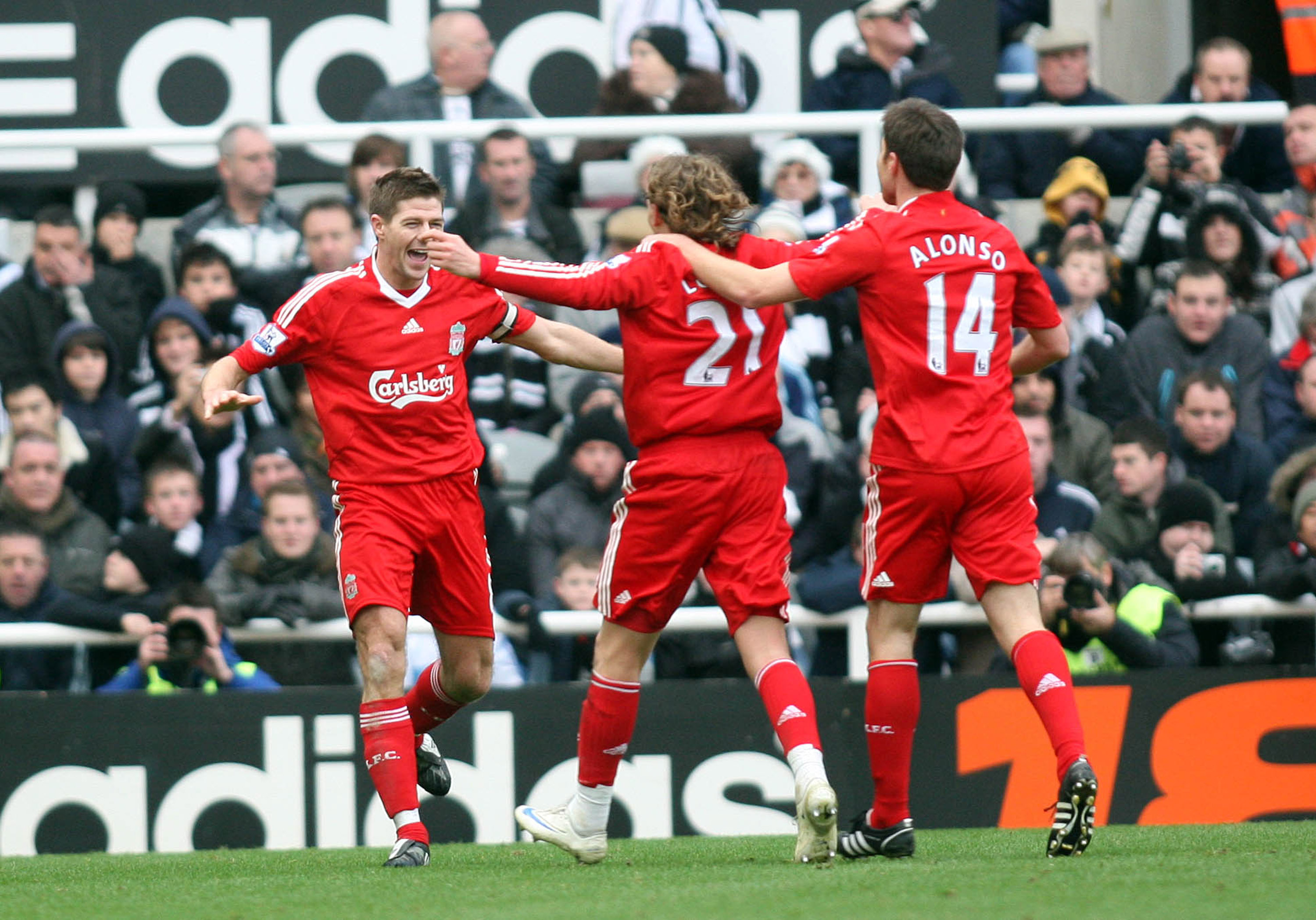 ST JAMES' PARK: Liverpool og Lucas i ny rolle briljerte mot Newcastle i desember 2008.
