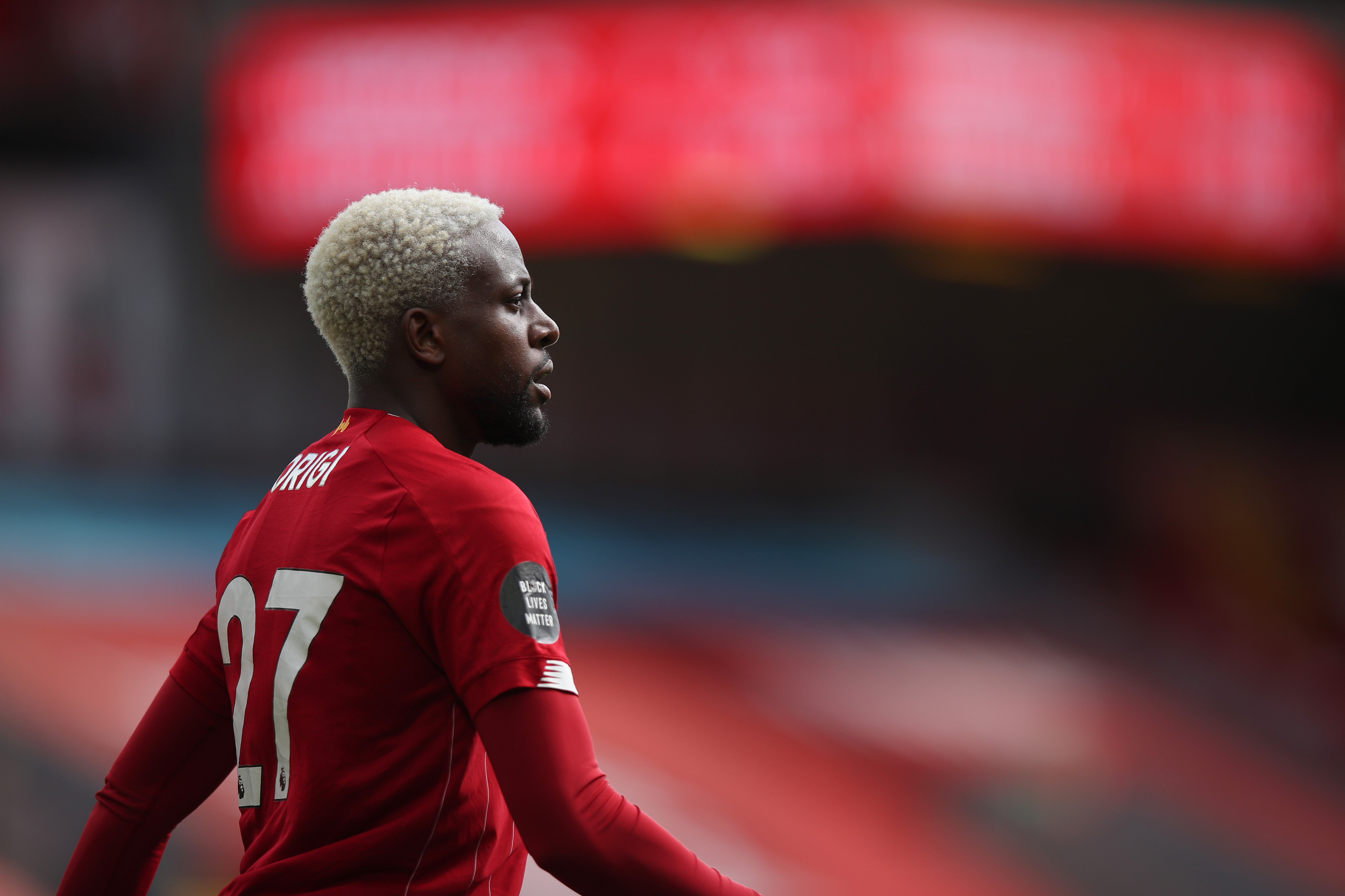 BLOND: Frisk hårfarge men tunge bein på Divock Origi.