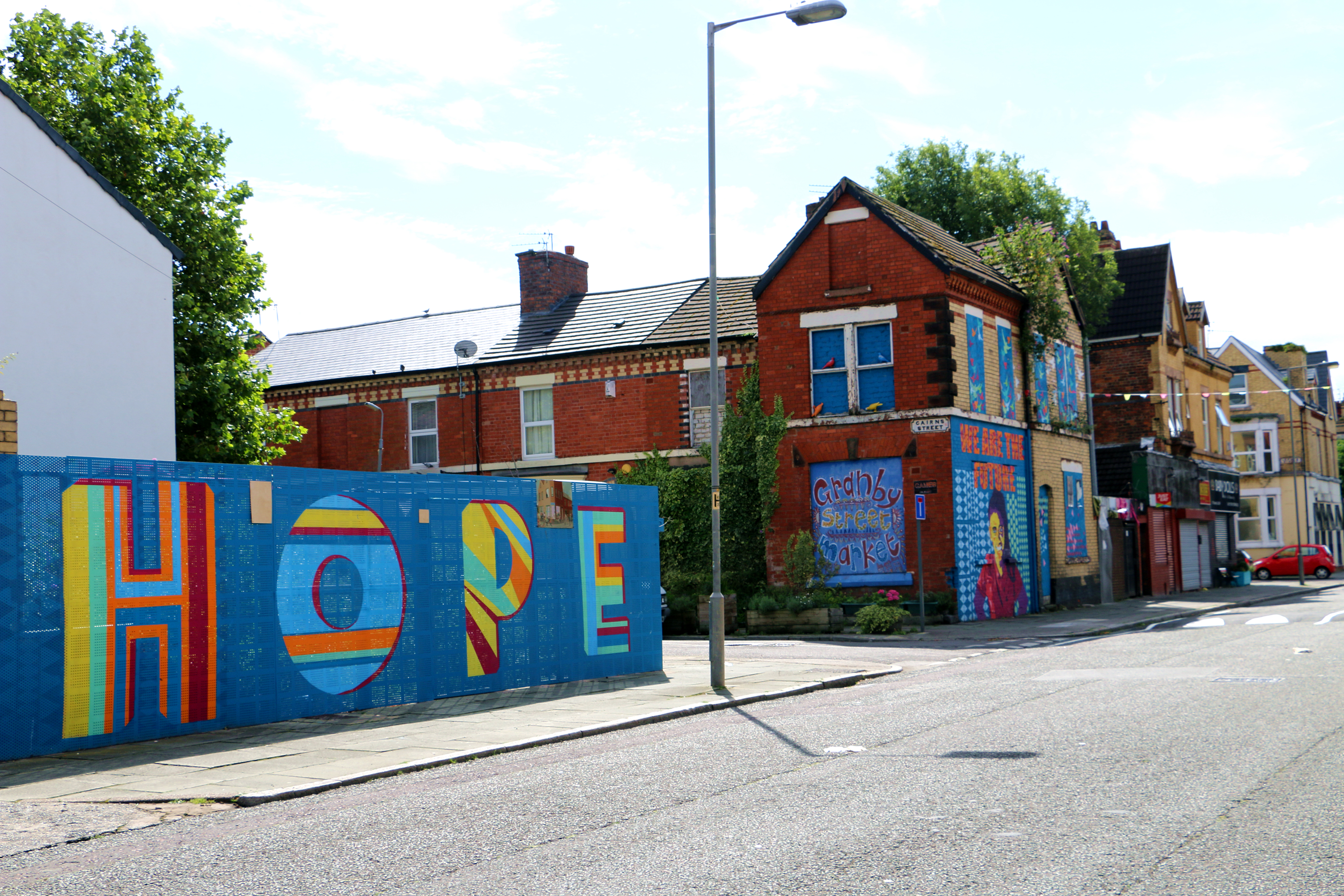 GRANBY FOUR STREETS: De fargerike gatene i Granby Four Streets og myndighetens £1-program har løftet denne delen av Toxteth.