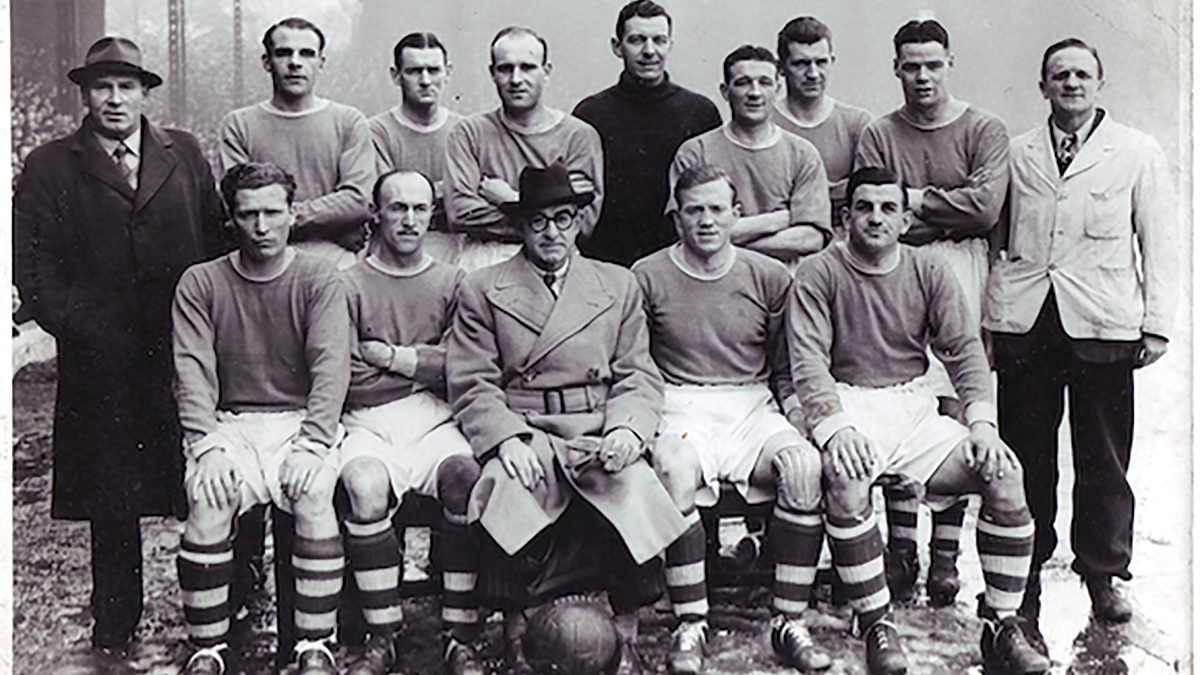 Lagbilde fra 1946/47- sesongen, med Billy på øverste rad til høyre.