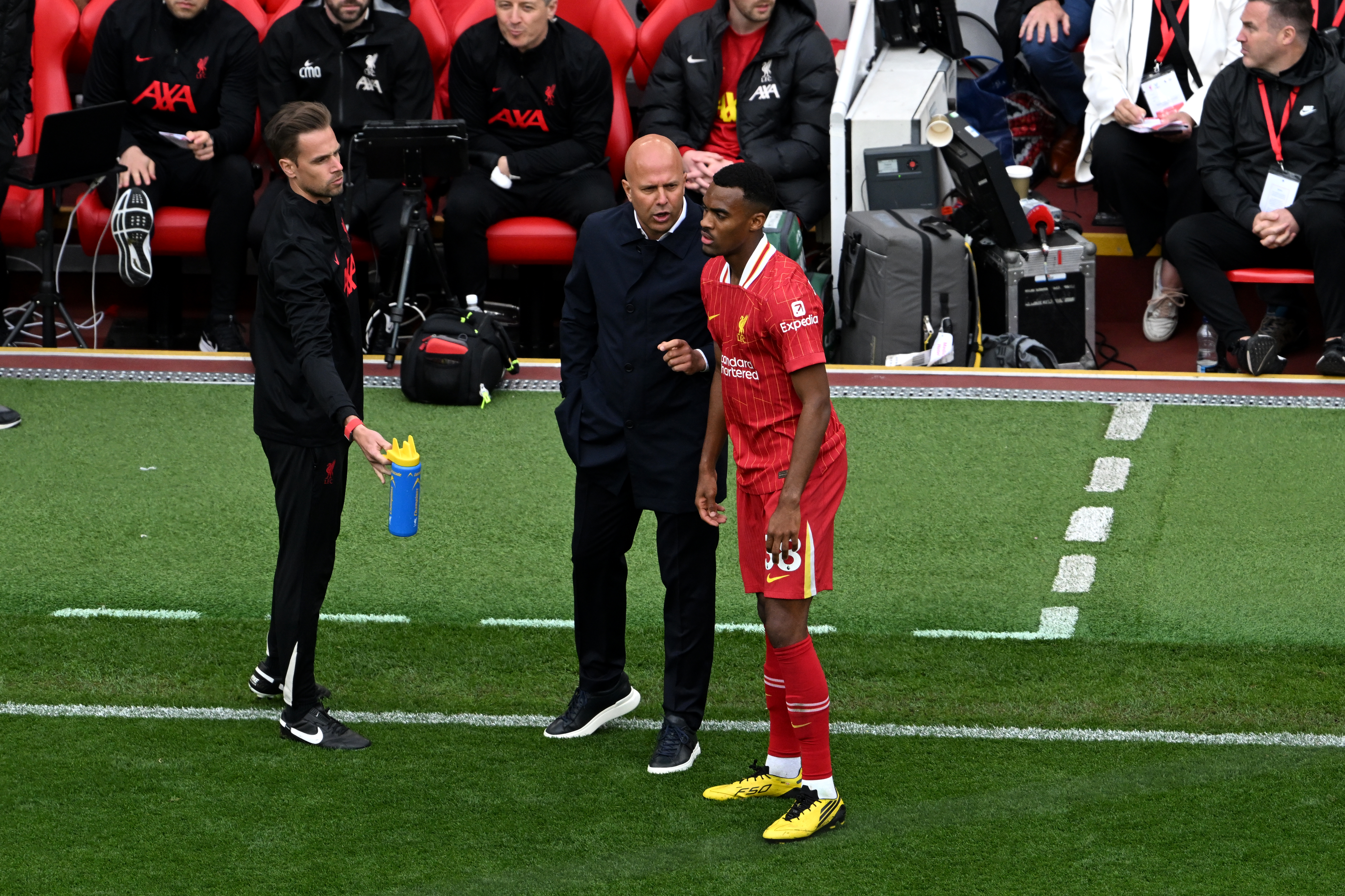 LANDSMENN: Ryan Gravenberch har fått et enormt byks i karrieren etter at Arne Slot ble Liverpool-sjef.