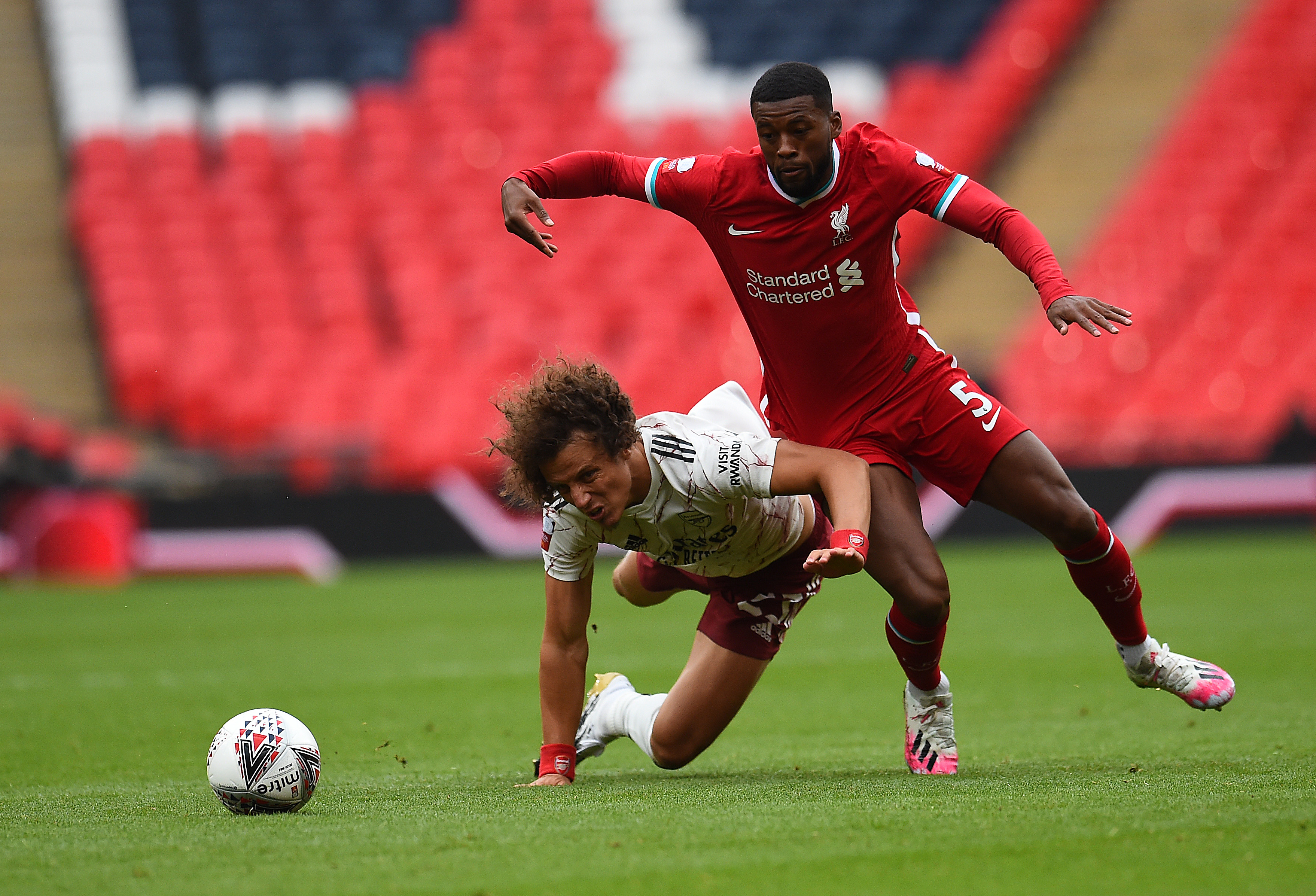 FRA START, ELLER? Gini Wijnaldum var med fra avspark på Wembley mot Arsenal, men hva bringer fremtiden i helrødt?