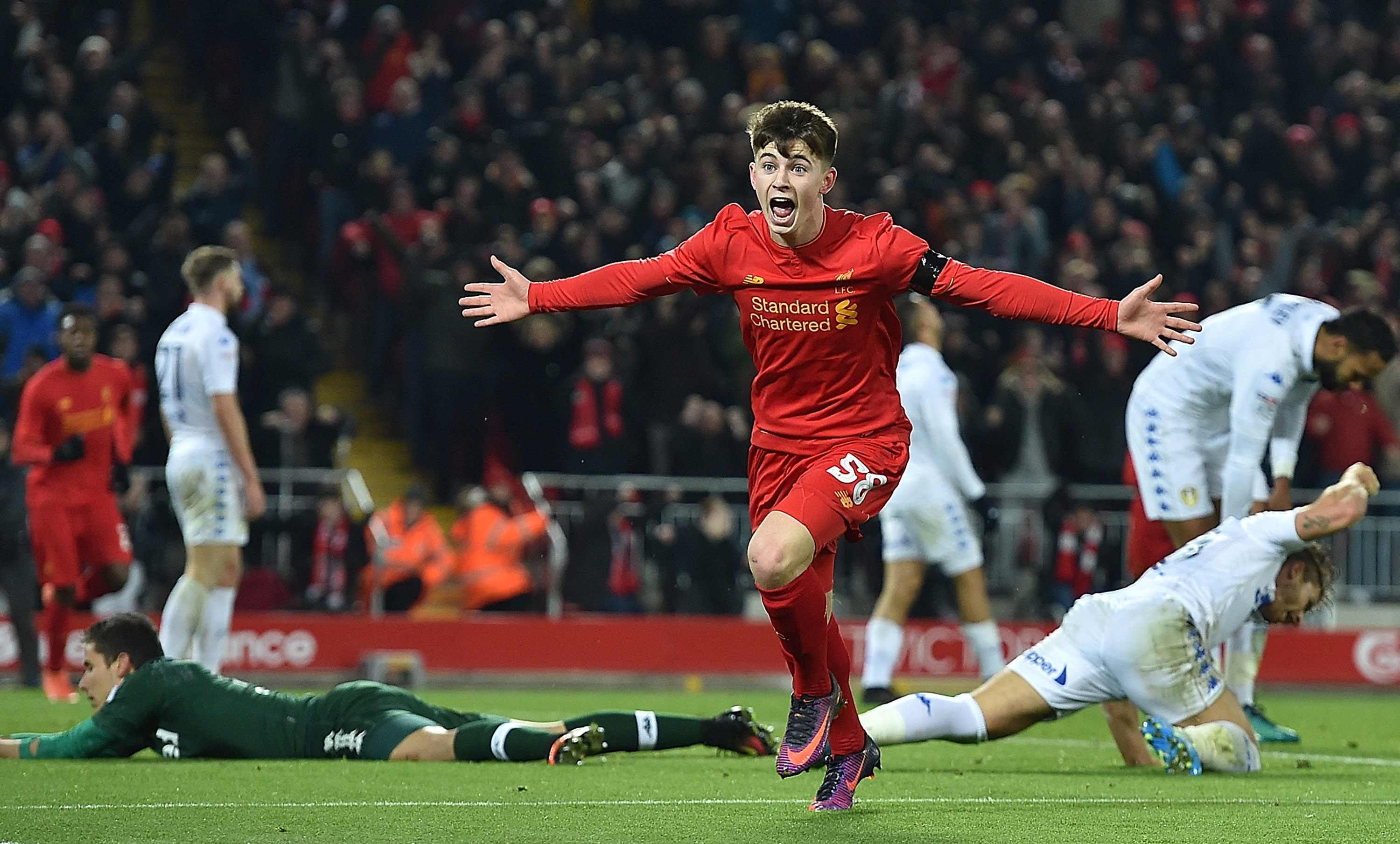 I EKSTASE: Woodburn feirer å ha blitt tidenes yngste målscorer i rødt.