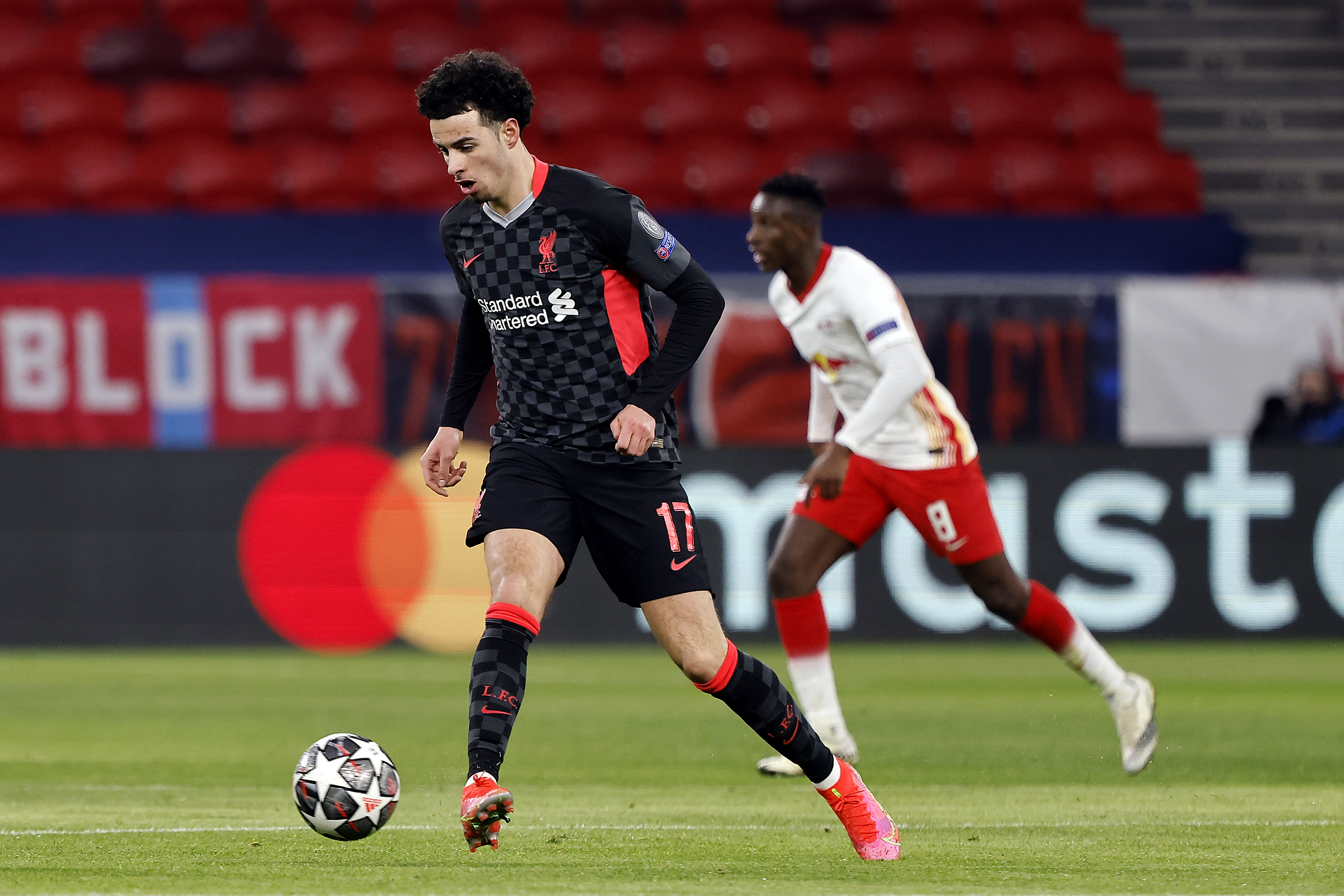 EN GOD KAMP: Curtis Jones leverte varene som en av to scousere på Liverpools lag.