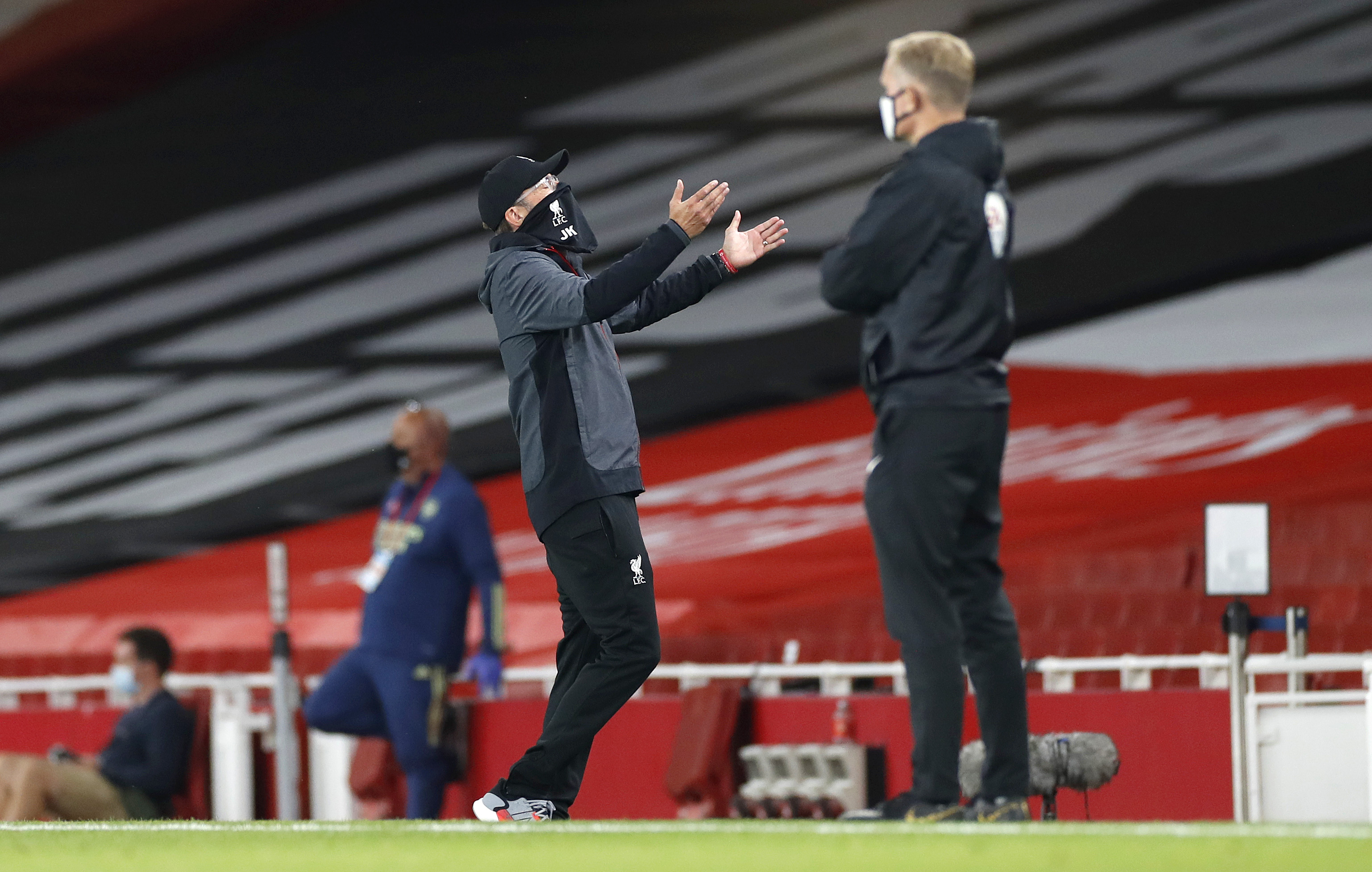 FRUSTRERT: Det var en til tider frustrert og sjokkert Jurgen Klopp som fulgte med fra sidelinja.