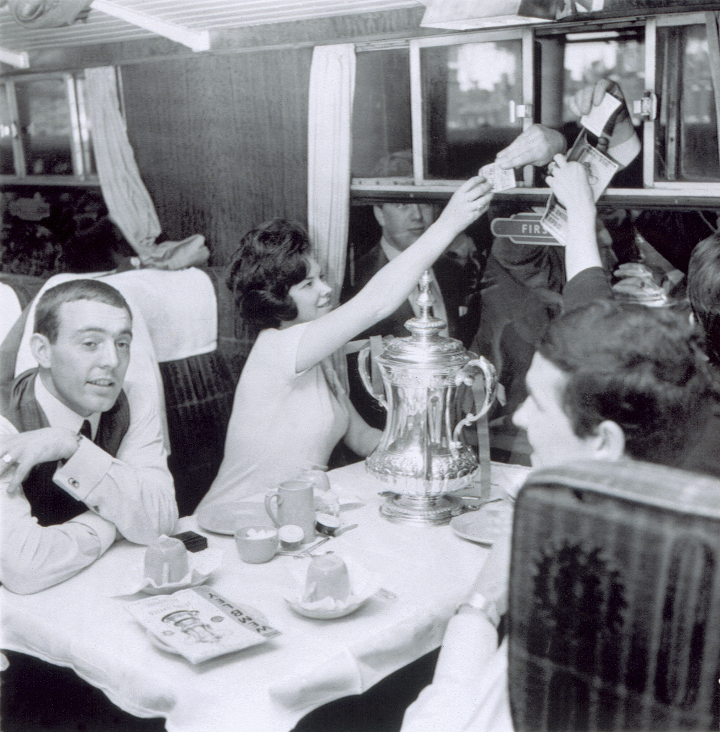 VANT FA-CUPEN: I 1965 vant Liverpool endelig FA-cupen, for aller første gang. Ian St. John ble matchvinner.