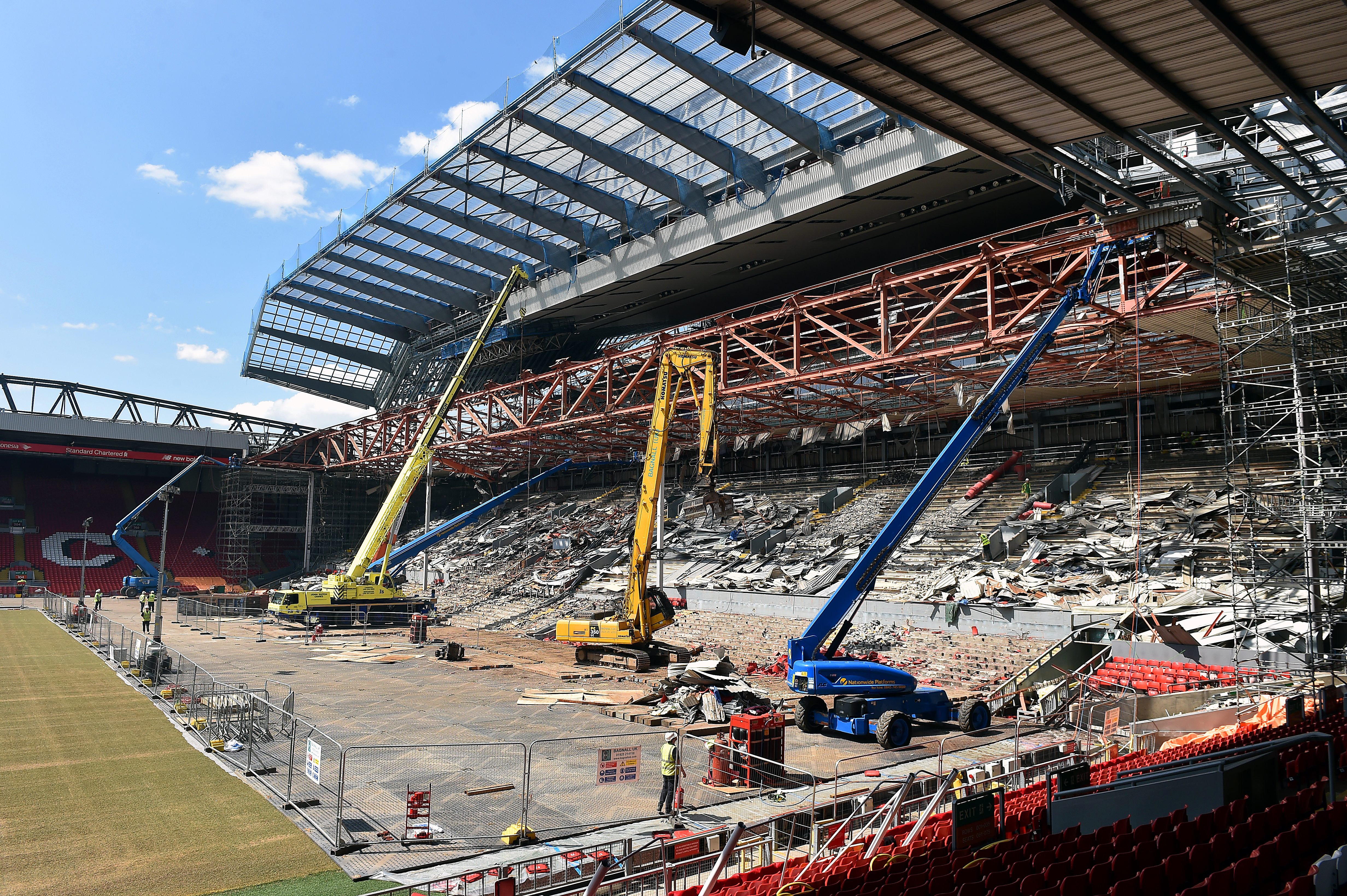 NYE MAIN STAND: Arbeid på nye Main Stand fra 24 mai 2016.