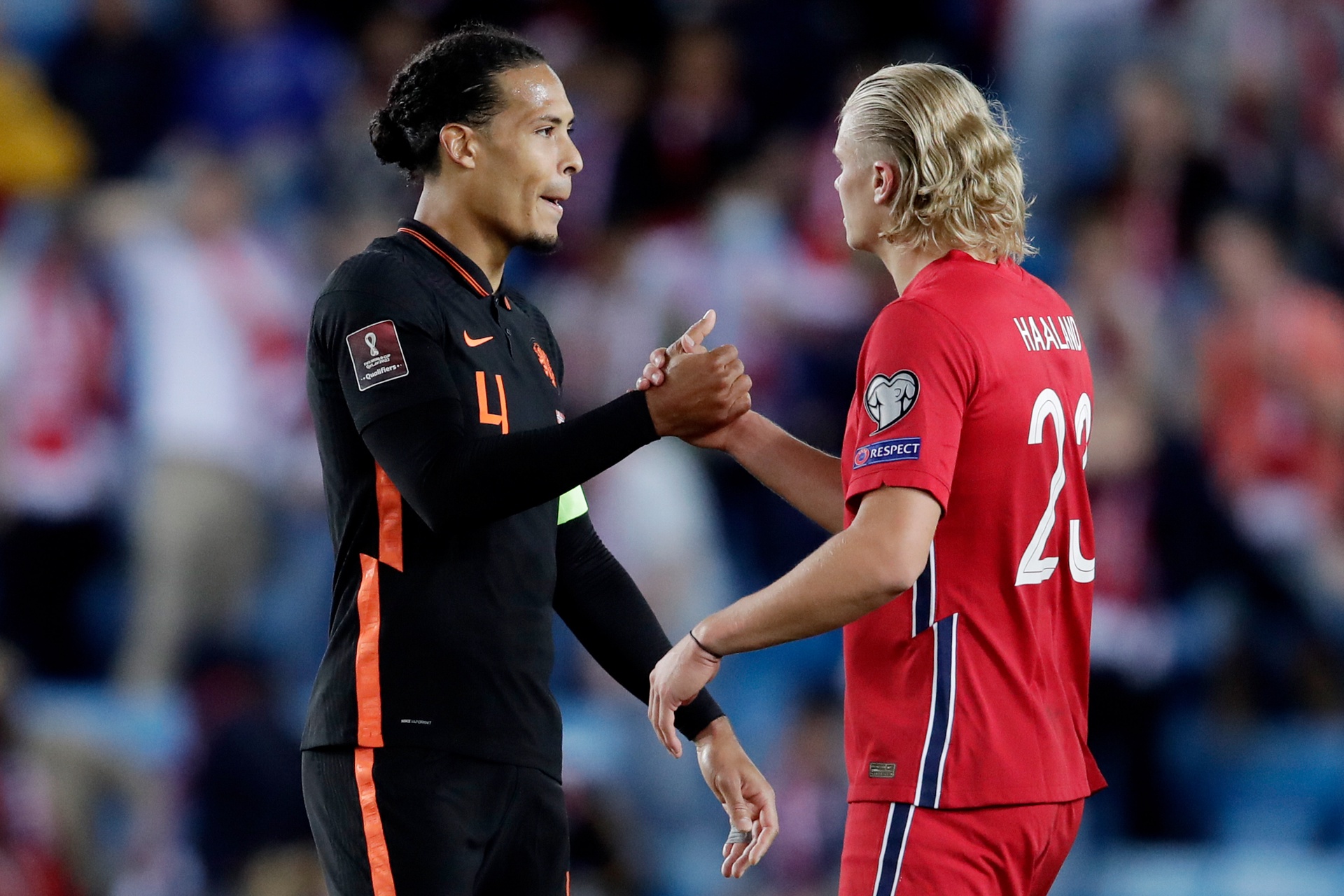 Erling Braut Haaland hevder han knakk fingeren til Virgil van Dijk
