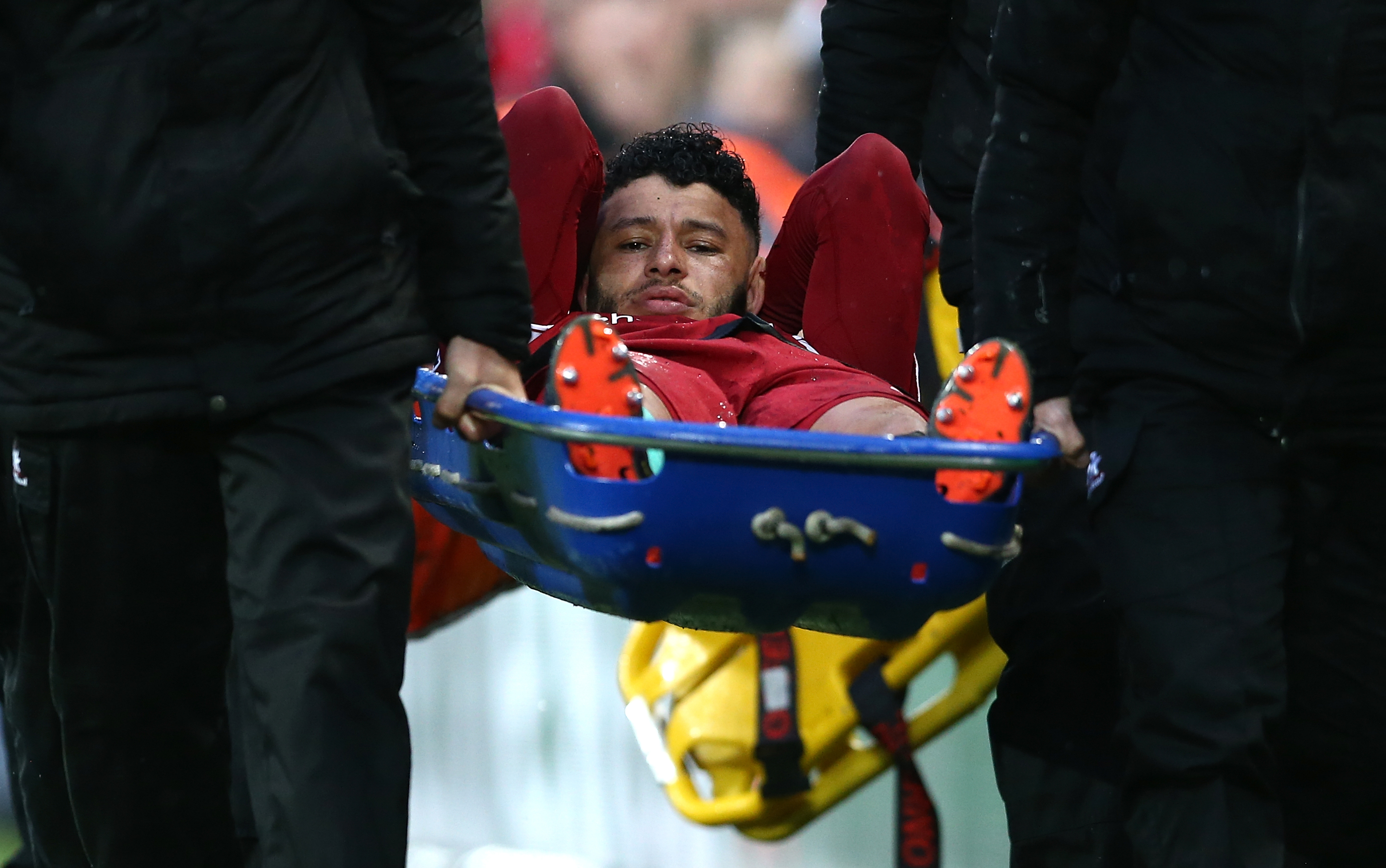 KNESKADE: Alex Oxlade-Chamberlain skadet seg stygt da han var inne i sin beste Liverpool-form våren 2018.