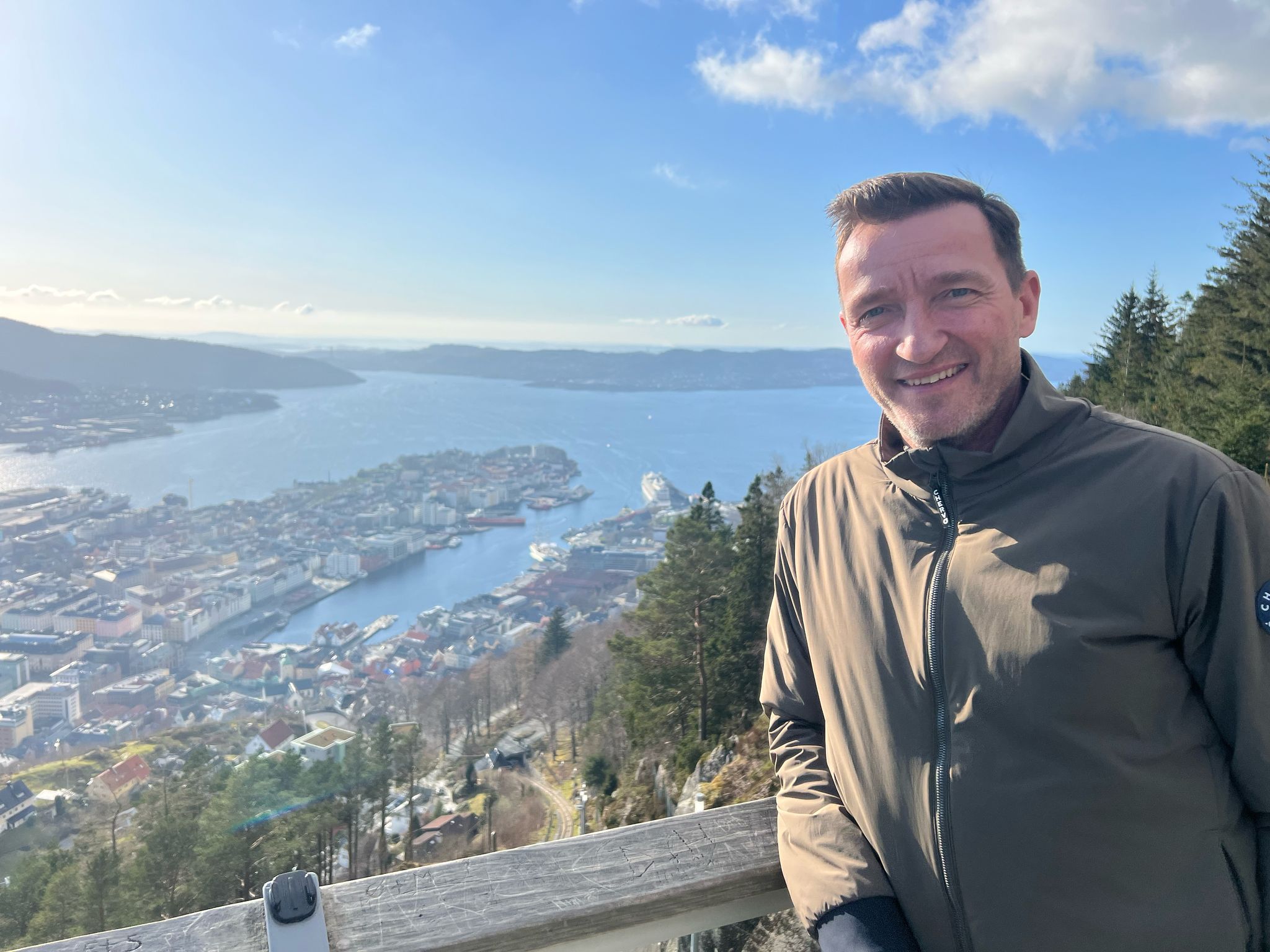 I BERGEN: Vladimir Smicer besøkte Bergen i april.