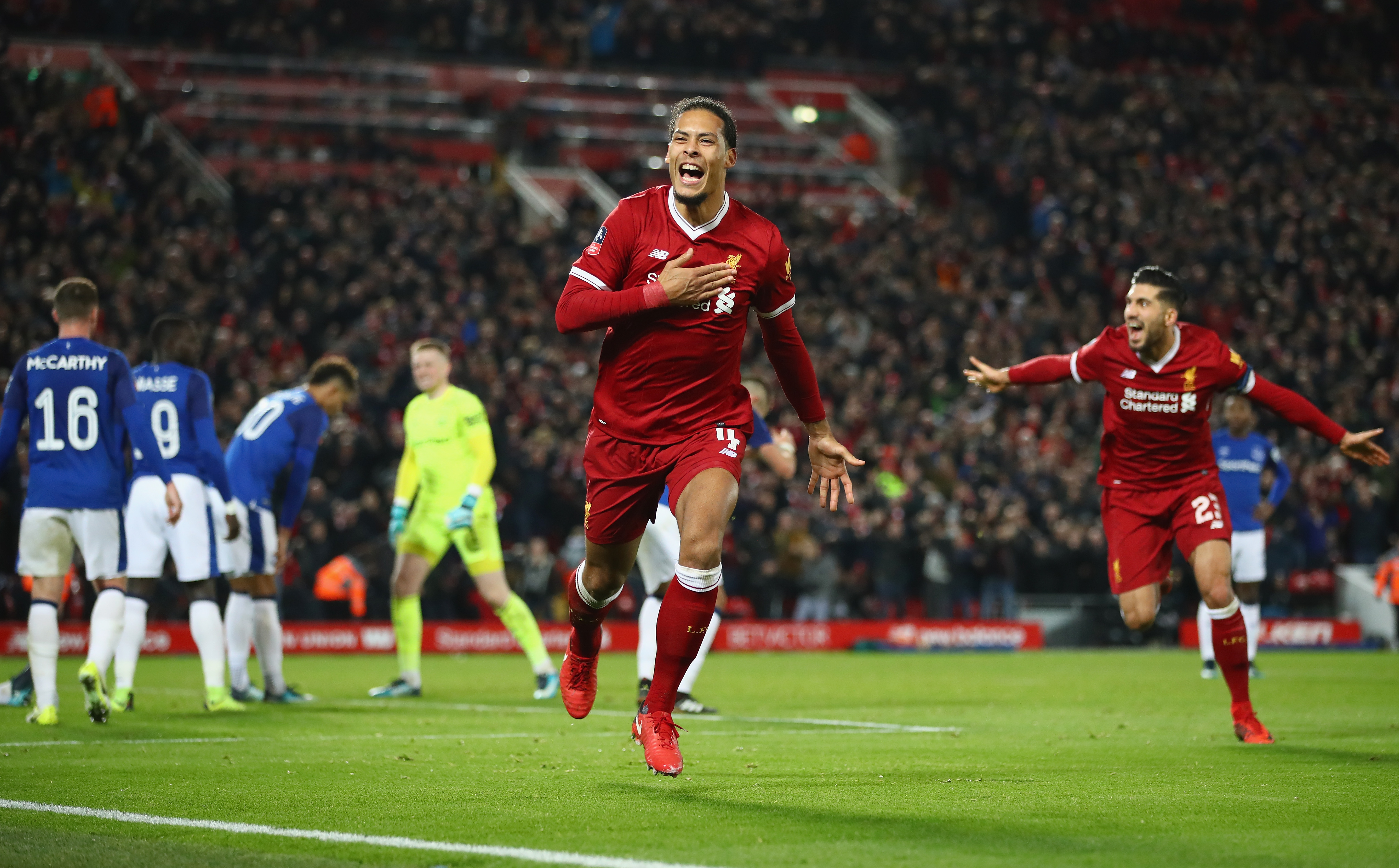 DRØMMEDEBUT: Van Dijk scoret i debutkampen for Liverpool, som attpåtil var et Merseyside-derby. Han kunne neppe hatt en bedre start.