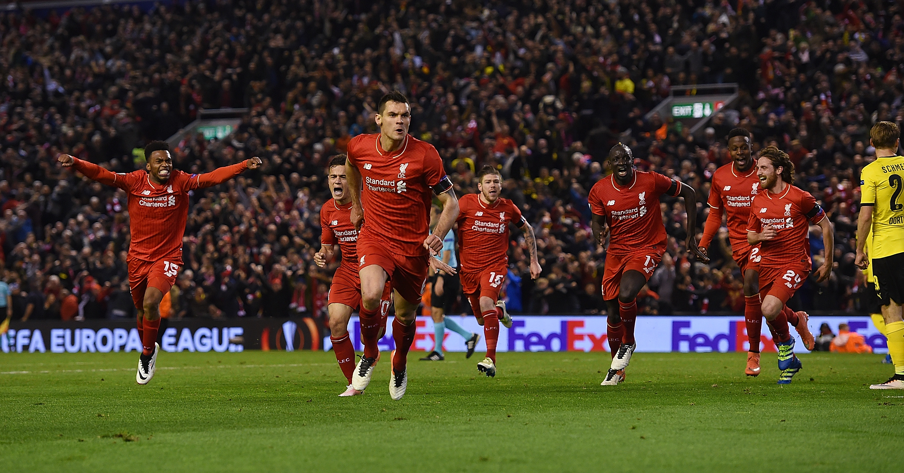 LEGENDARISK: Dejan Lovren vil aldri bli glemt for dette målet mot Borussia Dortmund.