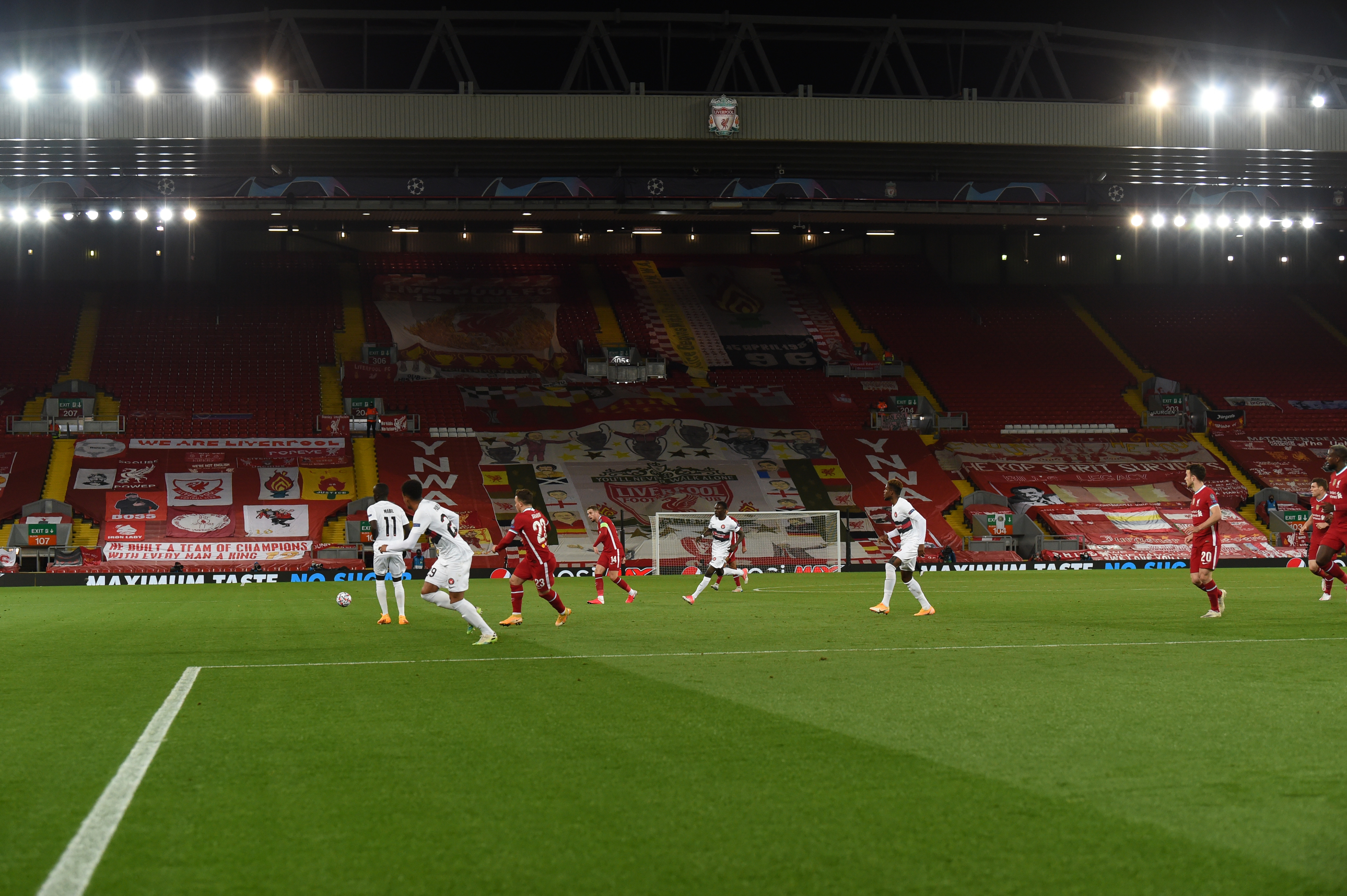 TOMT: Det er definitivt ikke slik vi liker å se Anfield på europeiske kvelder.