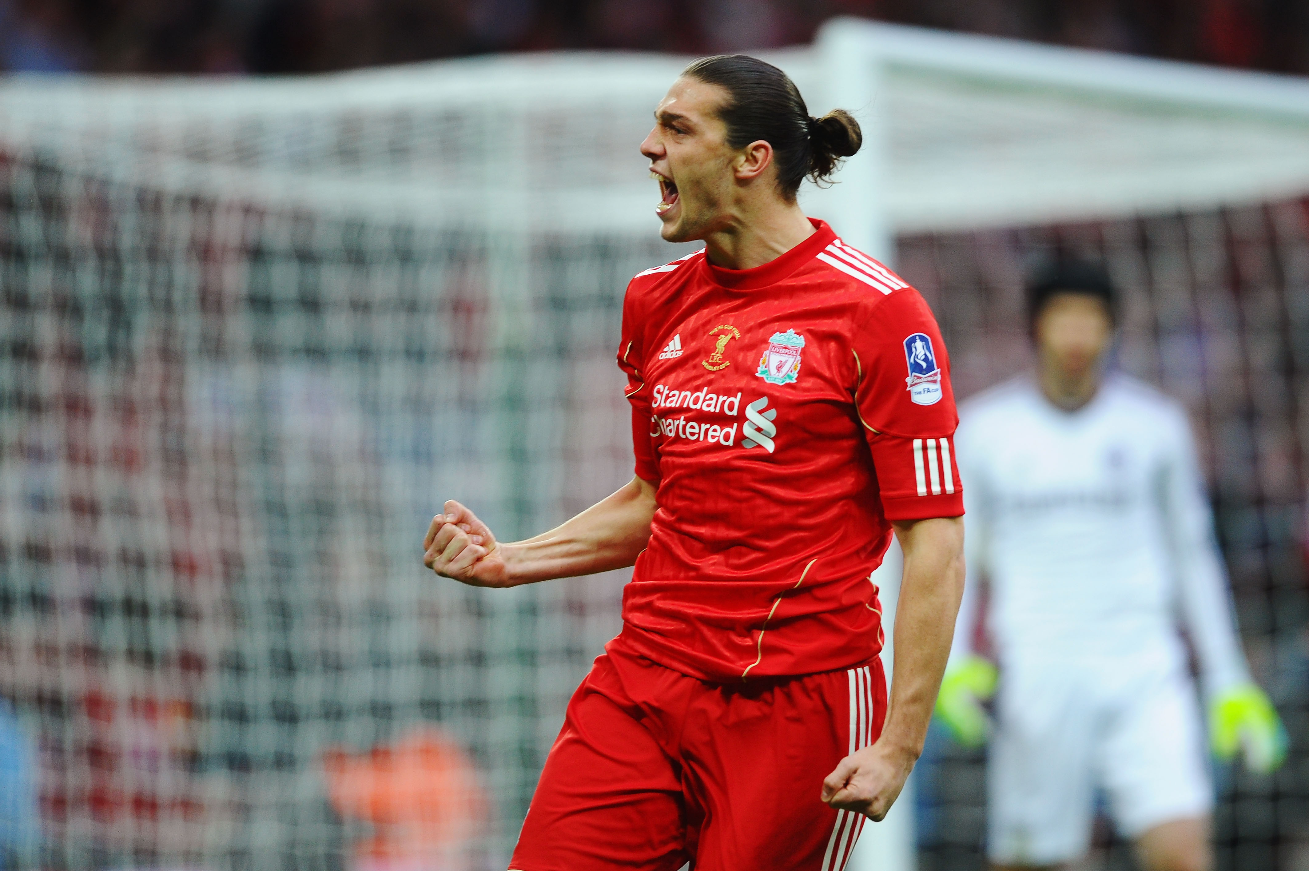 FULL KLAFF: Med en gang Andy Carroll kom på banen begynte det å klaffe for Liverpool. Ti minutter senere hadde de redusert.