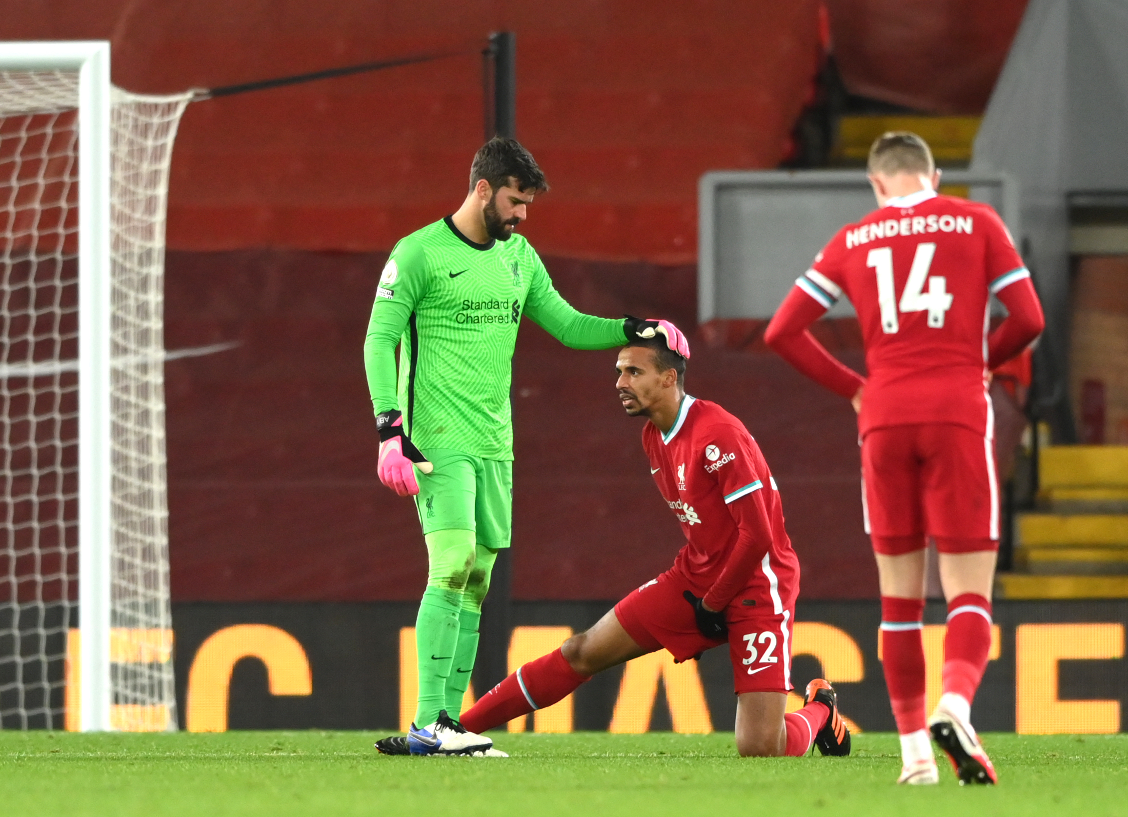 NYTT SKADEOPPHOLD? Joel Matip måtte forlate banen mot West Bromwich med en ny skade.