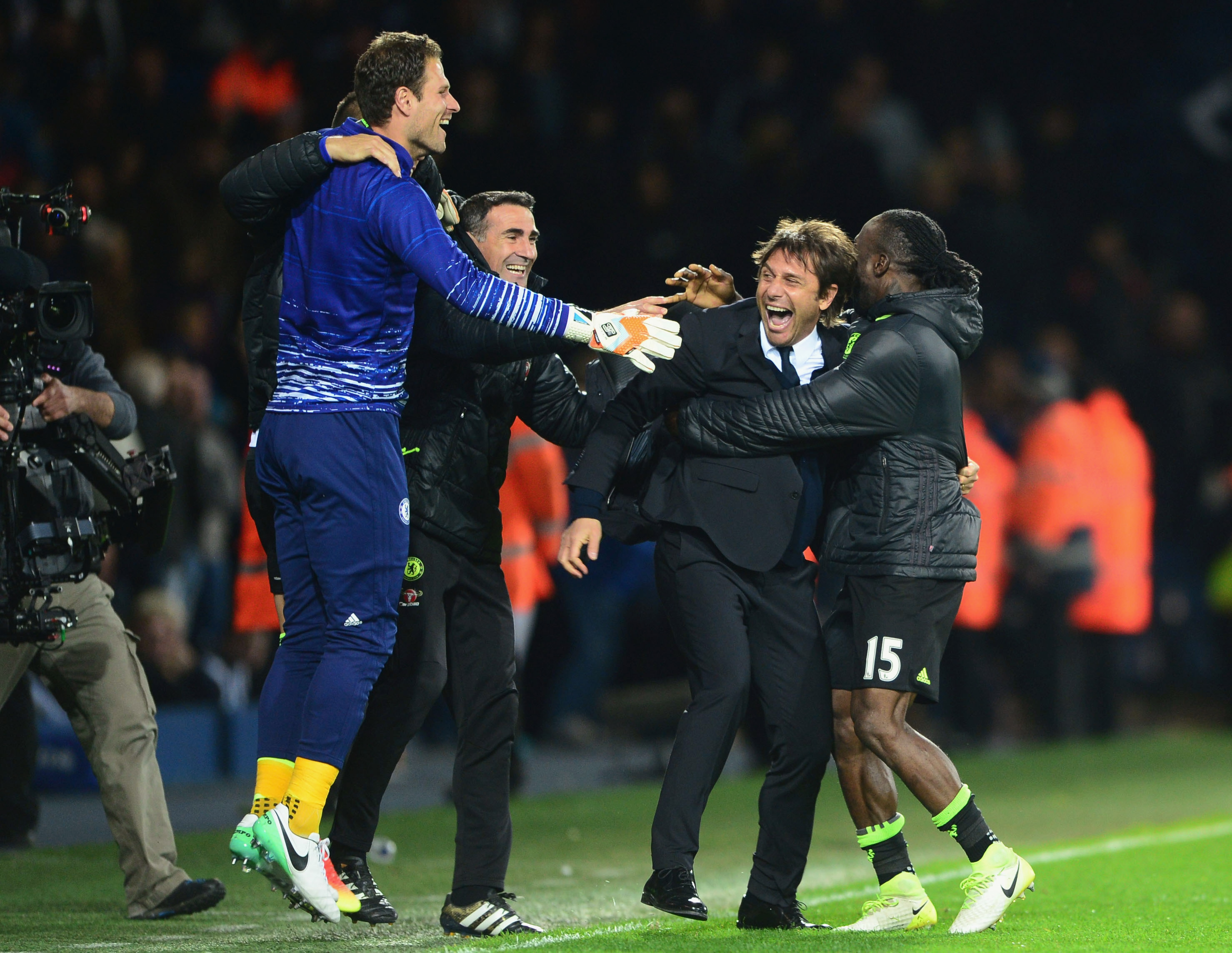 ITALIENSK SUKSESS: Chelsea avgjør ligaen på The Hawthorns mot West Bromwich og nok en italiensk trener lykkes i London.