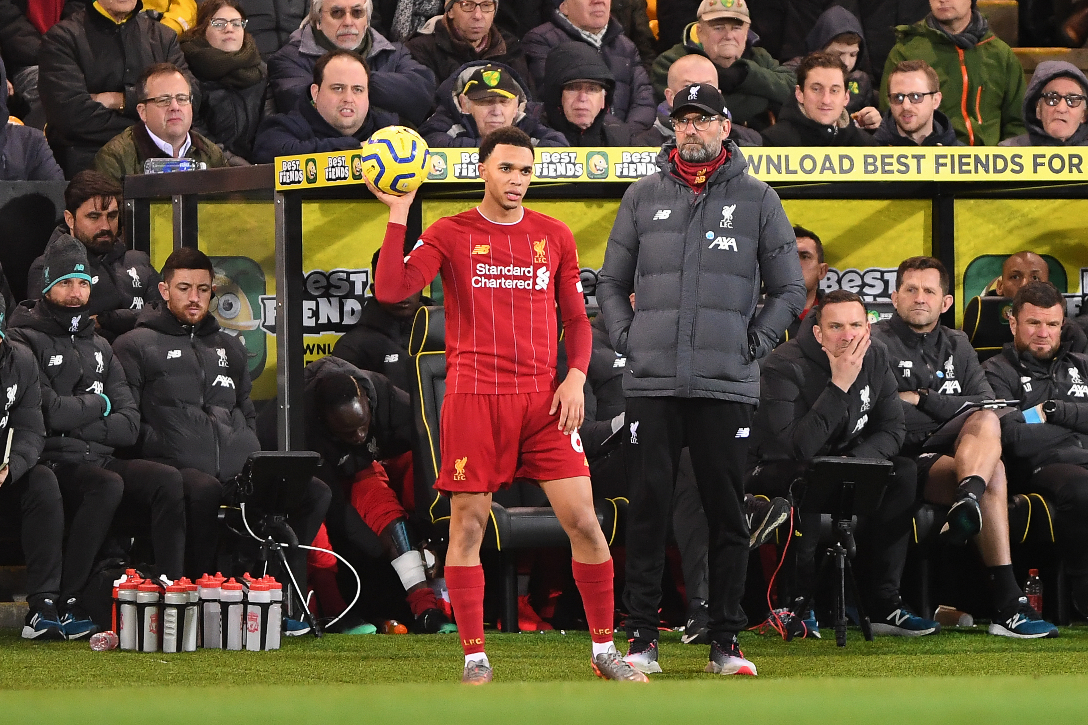 VIKTIG BRIKKE: Trent Alexander-Arnold bidrar både med dødballmål og mange giftige innlegg.