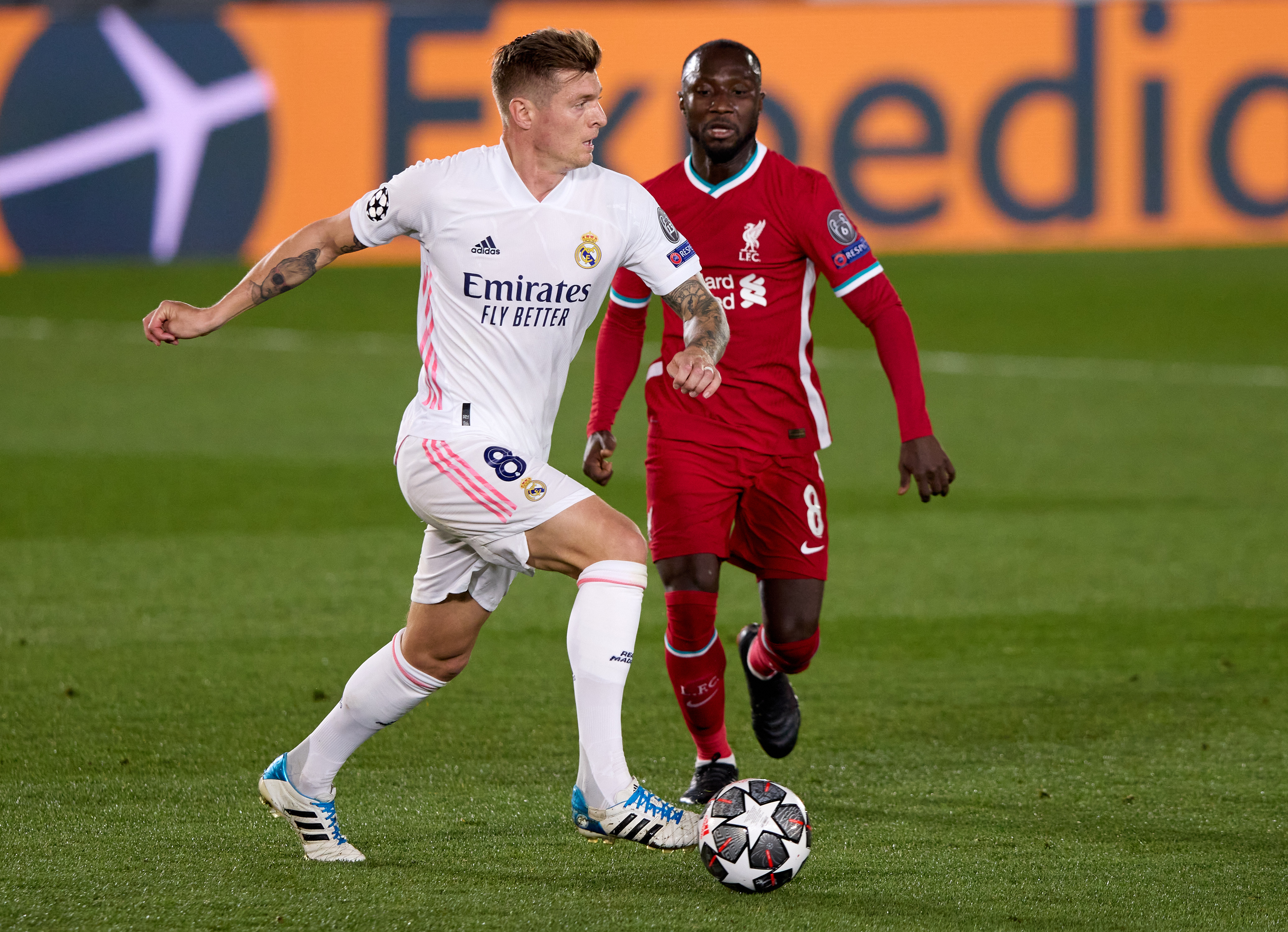 KROOSKONTROLL: Toni Kroos kjørte midtbaneshowet for Real Madrid.