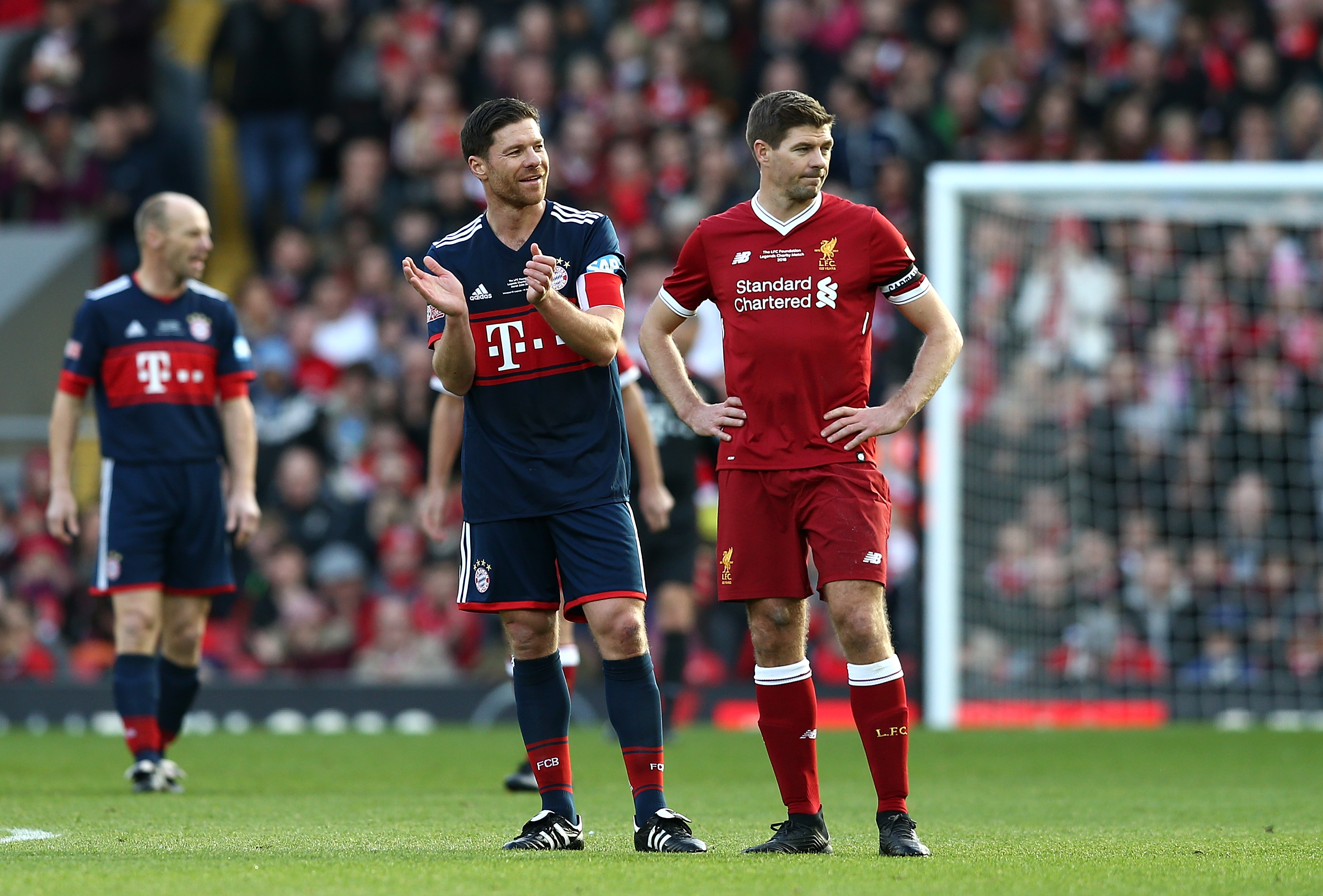 KOLLEGER: De var gode venner på midtbanen i Liverpool. Nå gjør de karriere i managerstolen.