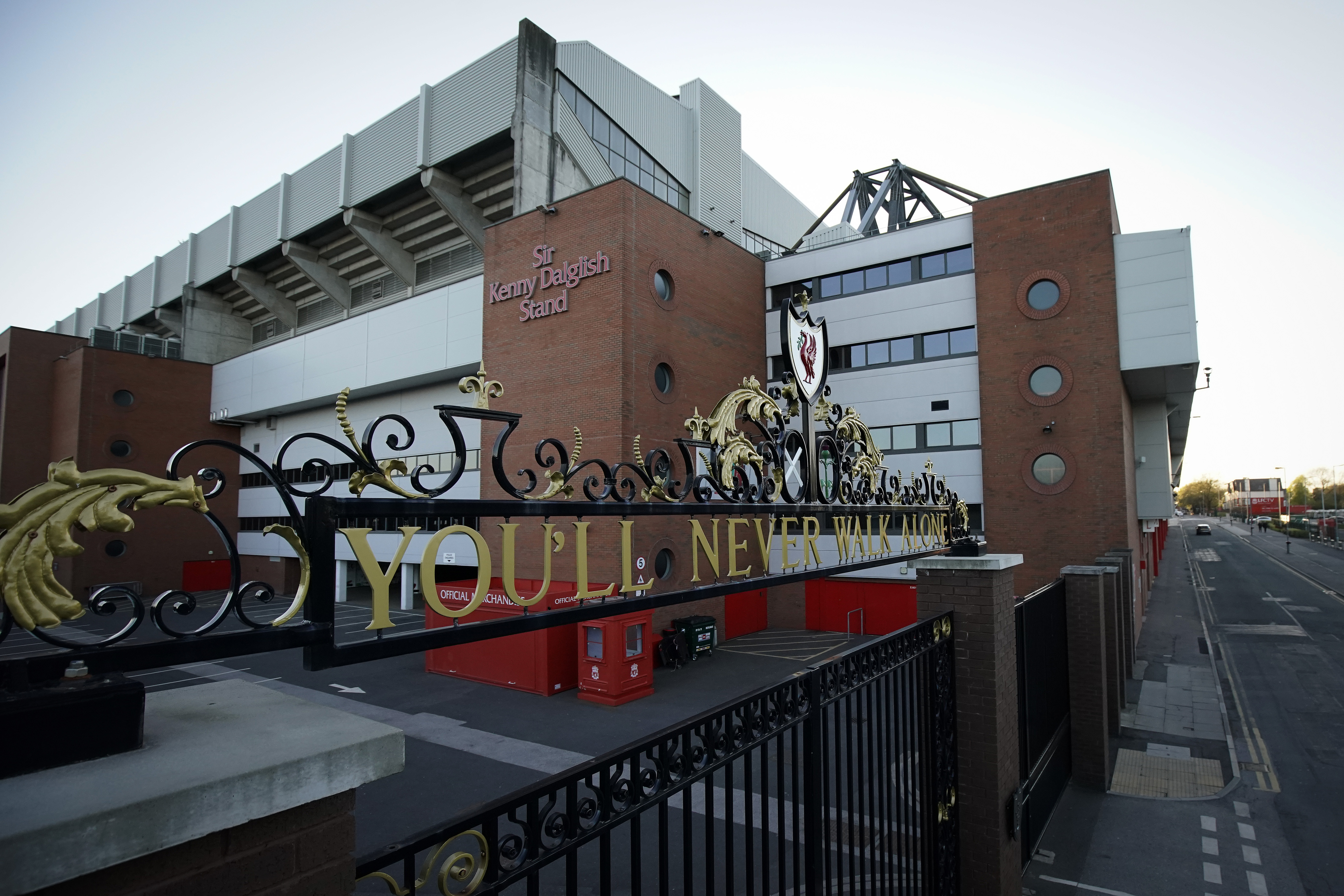 SIR KENNY DALGLISH STAND: Tribunen het tidligere Kemlyn Road Stand.