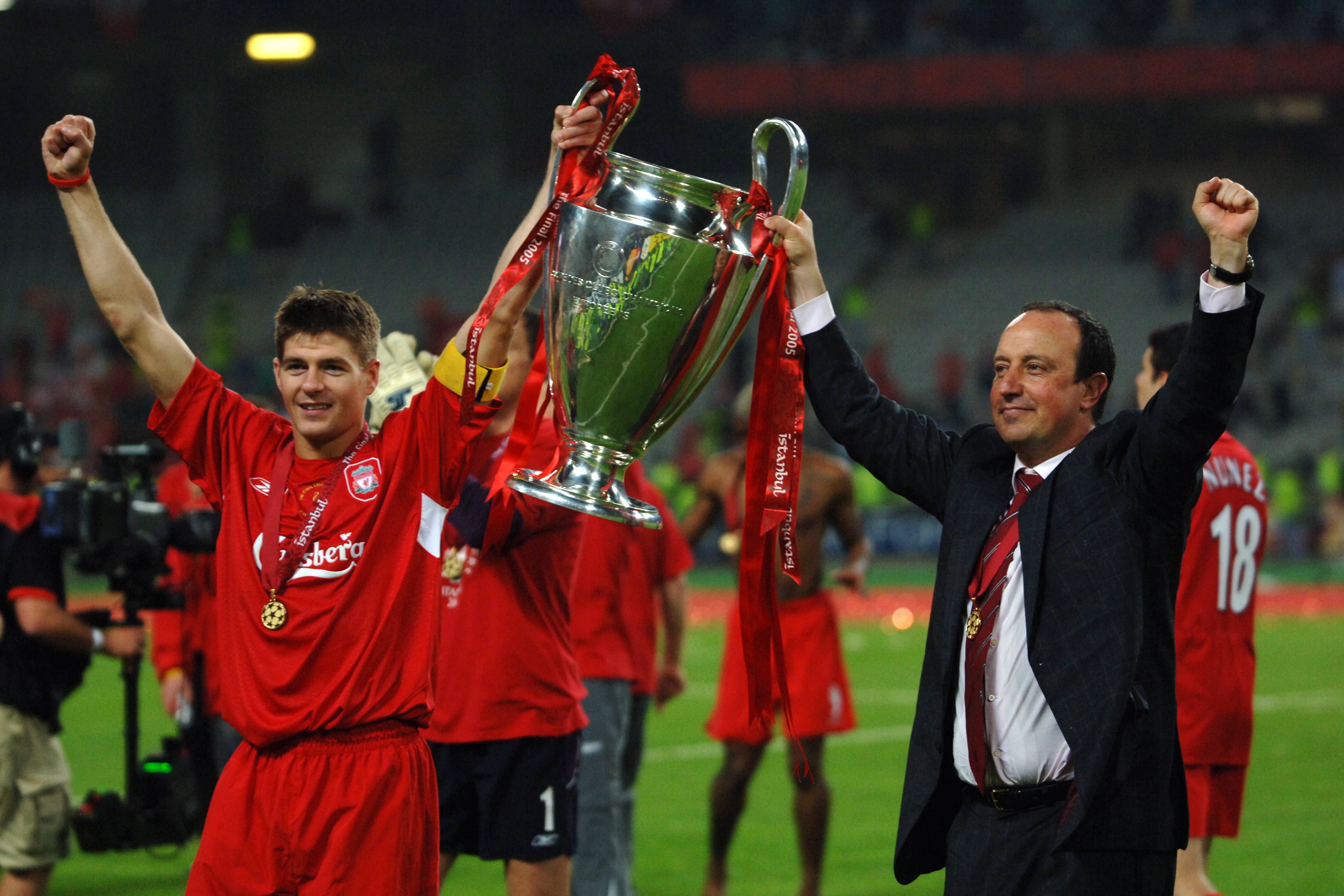 2005: Steven Gerrard og Rafa Benitez i Istanbul.