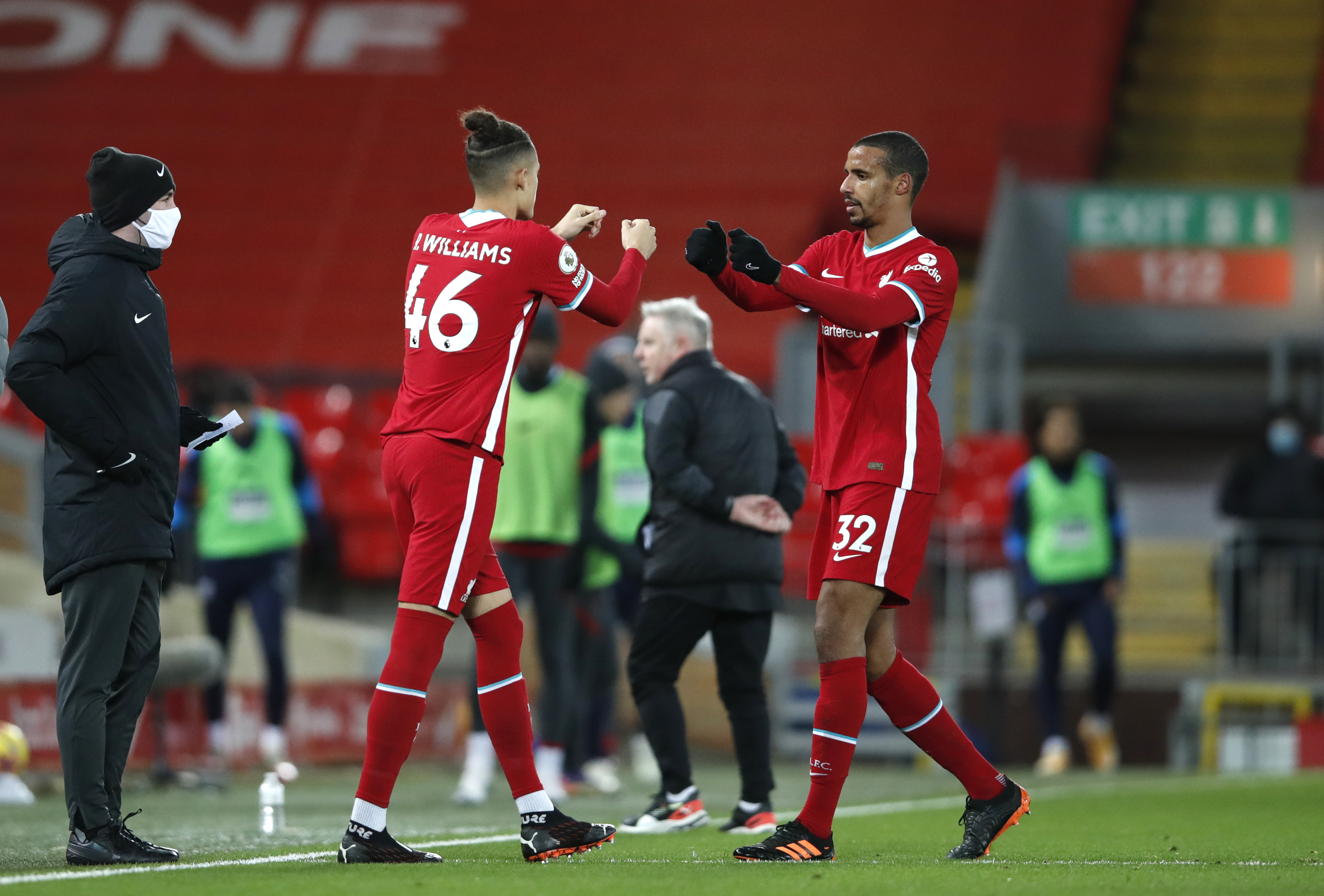 INN FRA BENKEN: Rhys Williams spilte den siste halvtimen mot West Bromwich etter at Joël Matip fikk en lyskestrekk.