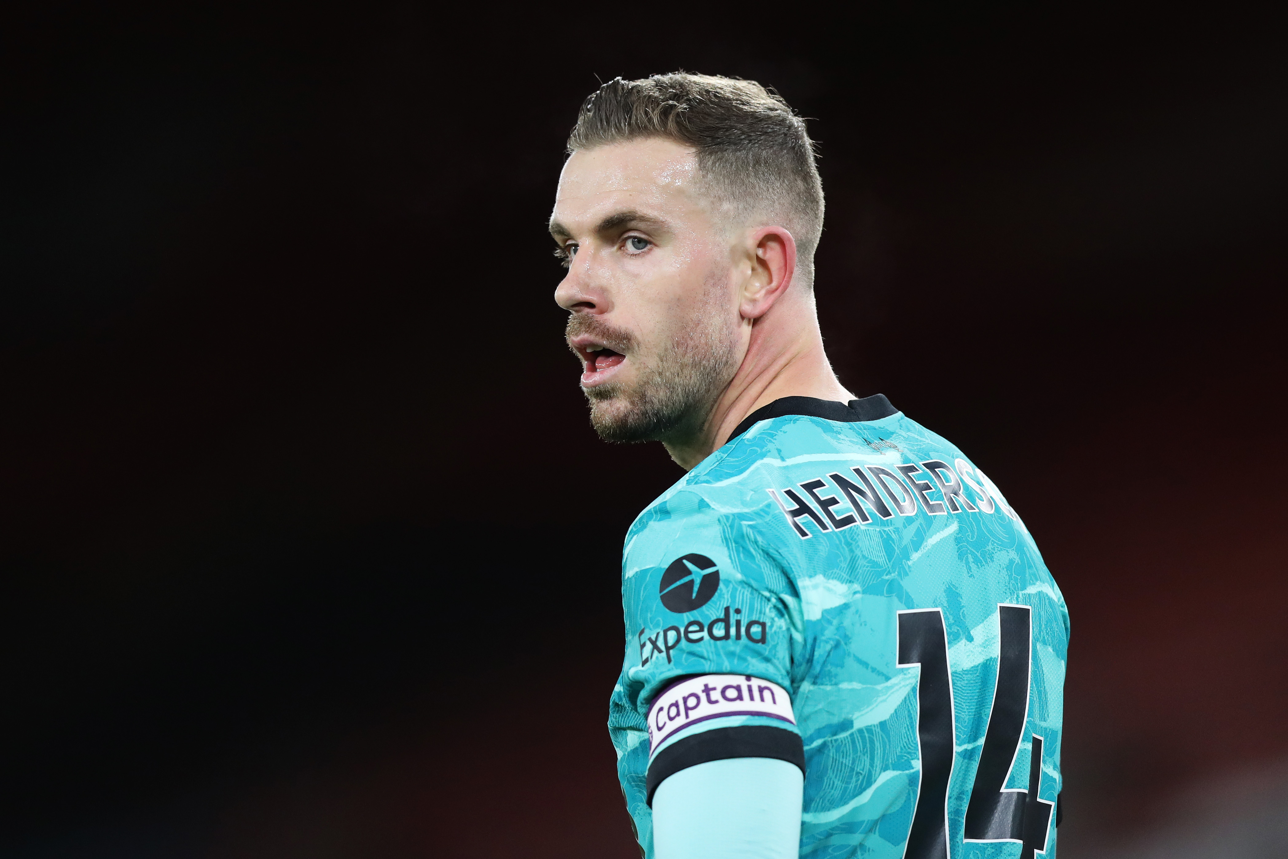 MIDTSTOPPER: Kaptein Jordan Henderson startet som midtstopper for første gang på over ett år.