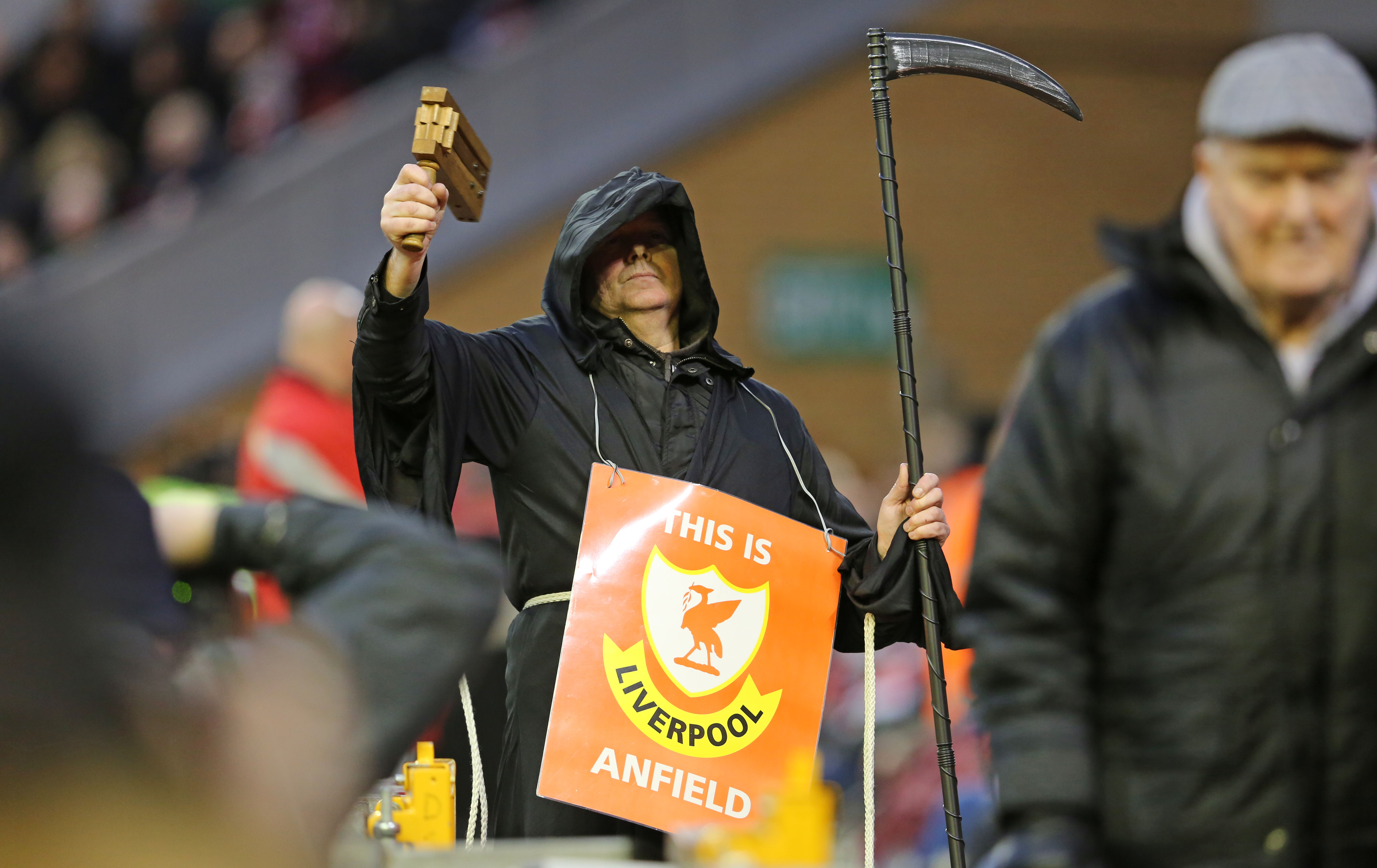 MANNEN MED LJÅEN: En supporter var kledd for anledningen.